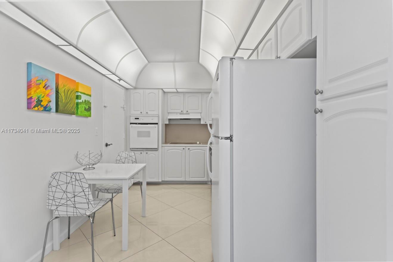 TIDES ON HOLLYWOOD BEACH - Residential Lease