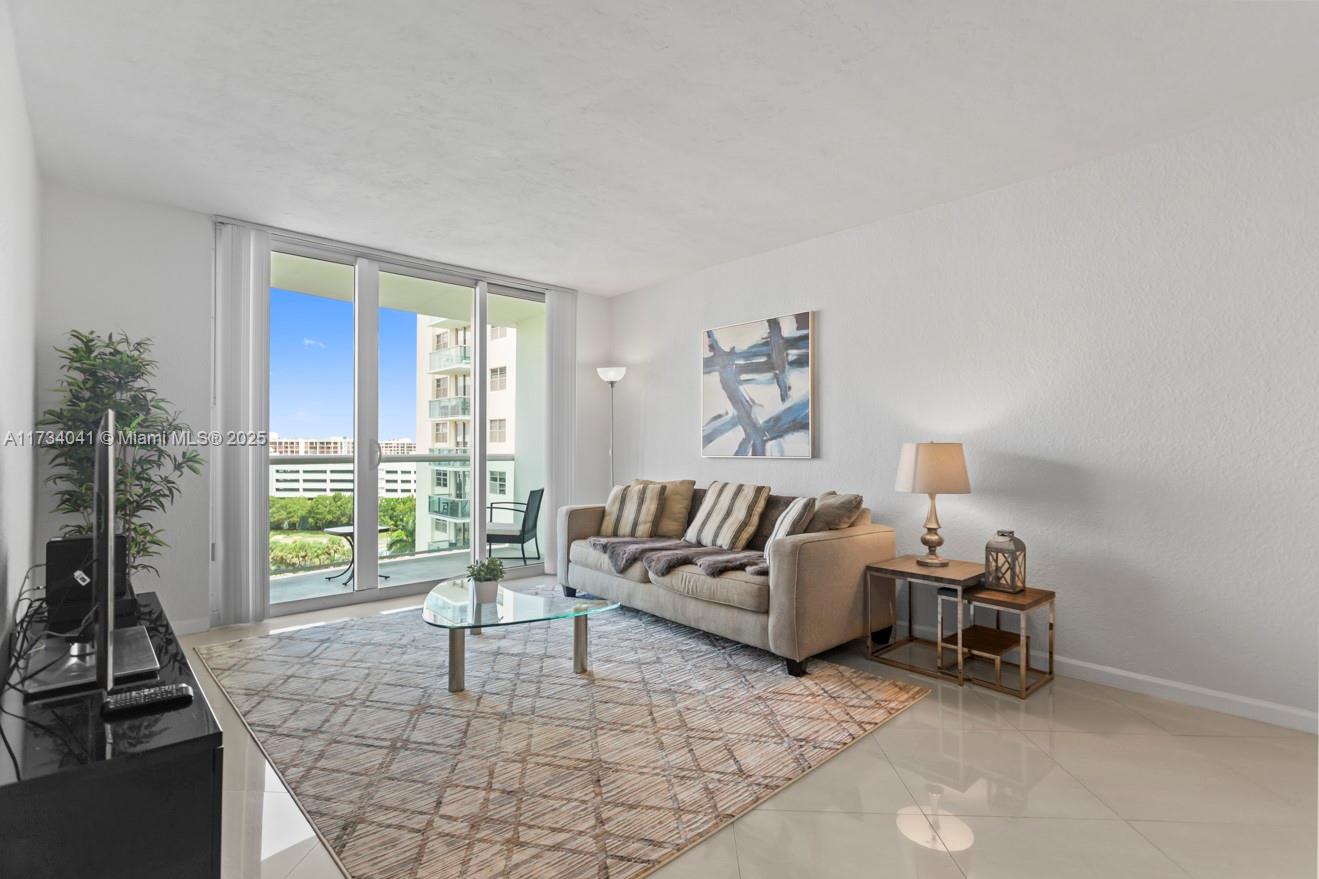 TIDES ON HOLLYWOOD BEACH - Residential Lease