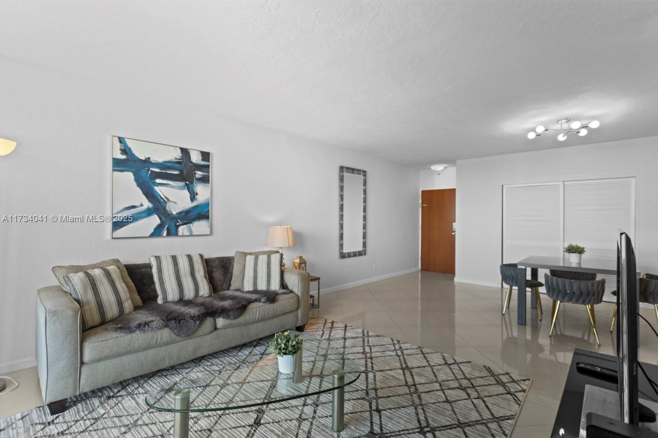 TIDES ON HOLLYWOOD BEACH - Residential Lease