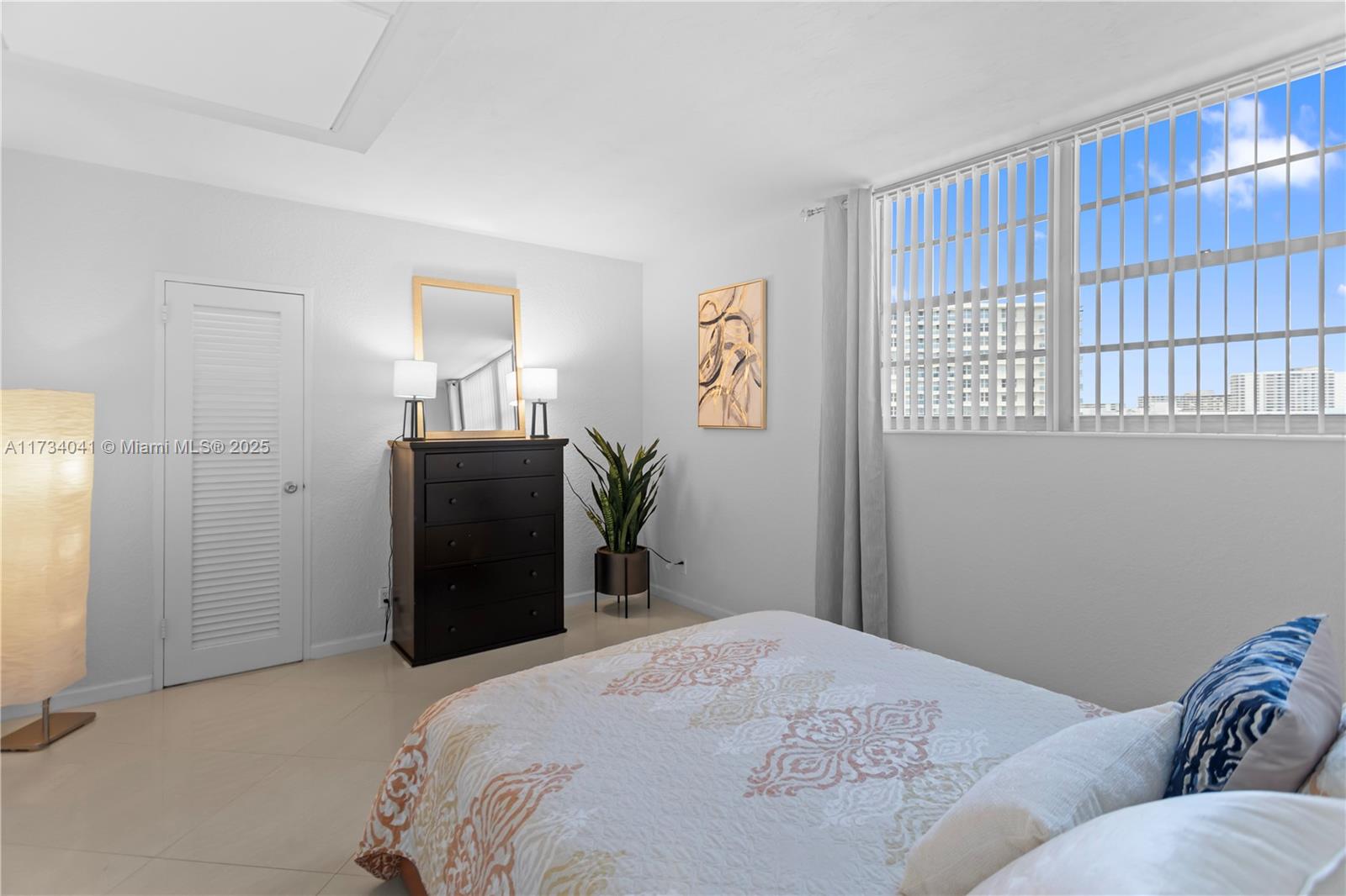 TIDES ON HOLLYWOOD BEACH - Residential Lease