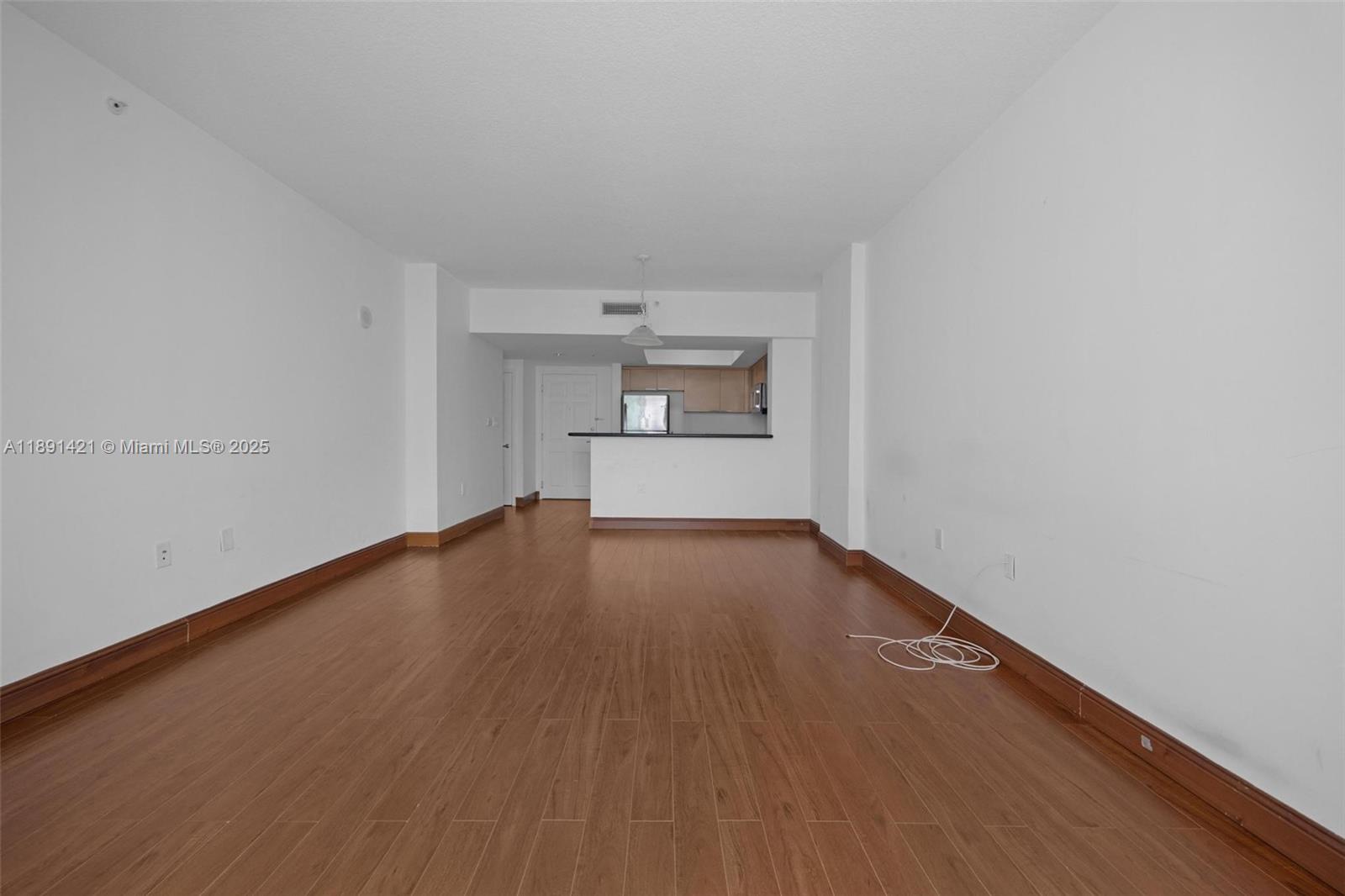 HOLLYWOOD STATION RES CON - Residential