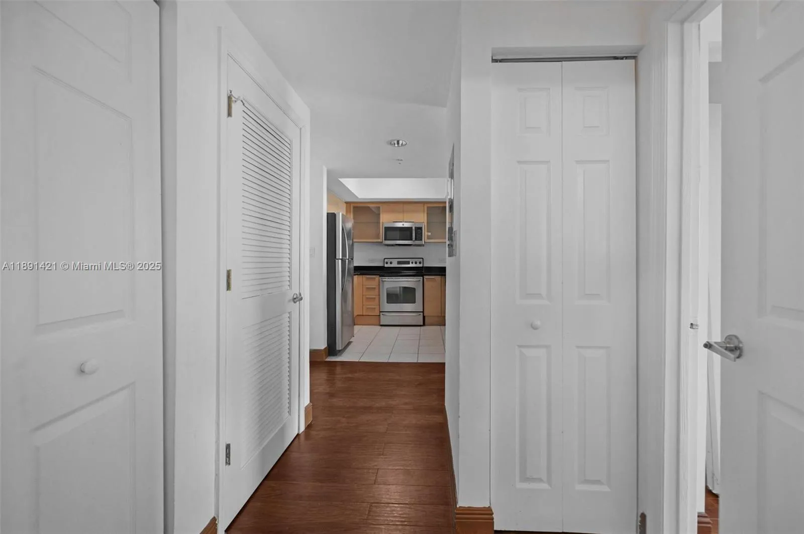 Hollywood, Florida 33020, United States, 1 Bedroom Bedrooms, ,1 BathroomBathrooms,Residential,Active,223432