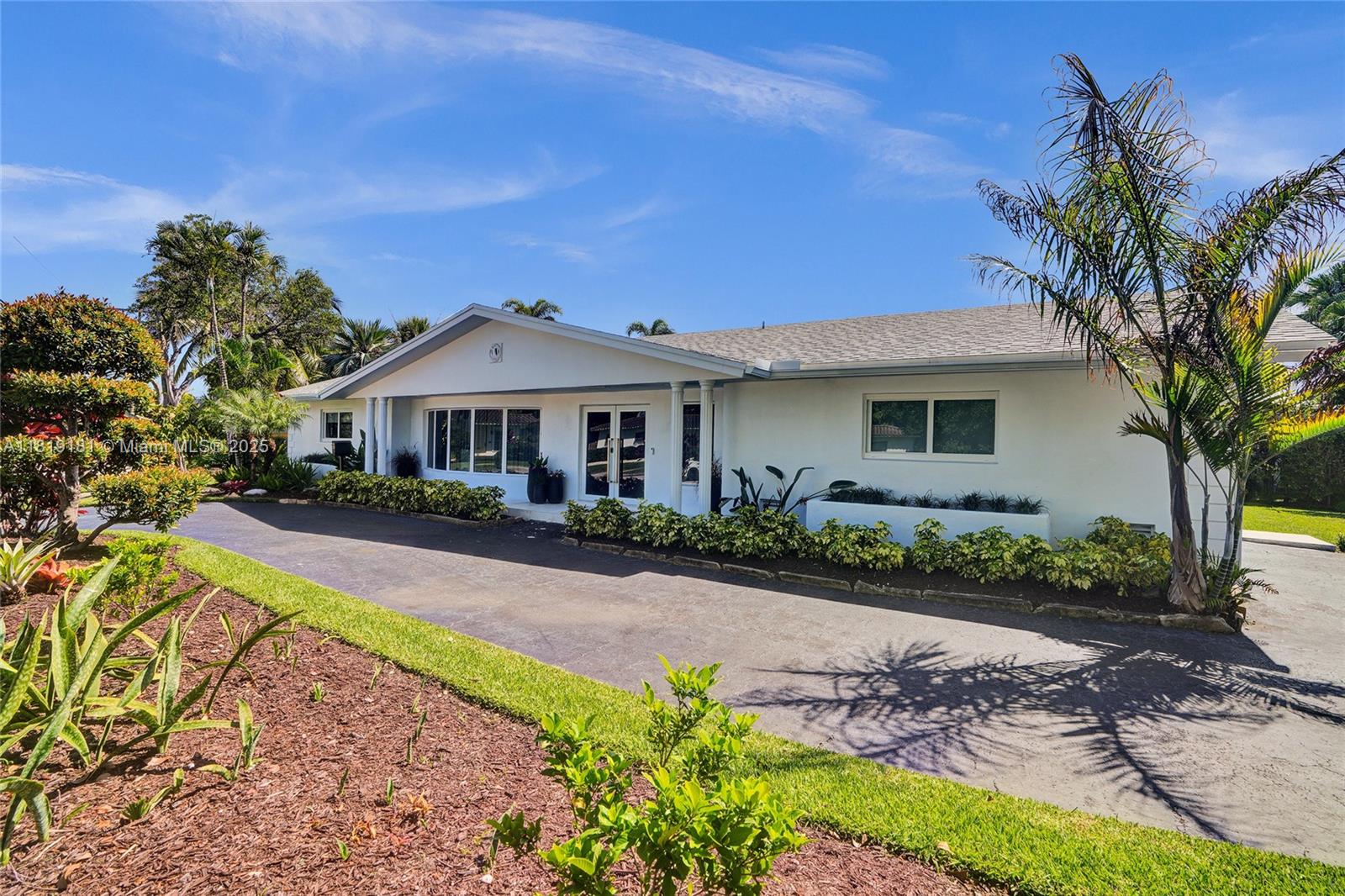 Property for Sale at 1000 S Southlake Dr, Hollywood, Broward County, Florida - Bedrooms: 4 
Bathrooms: 4  - $1,799,000