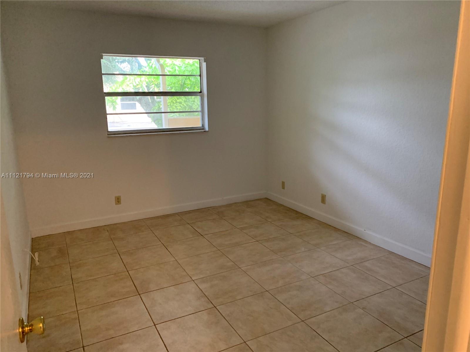 WILTON VILLAGE CONDO - Residential