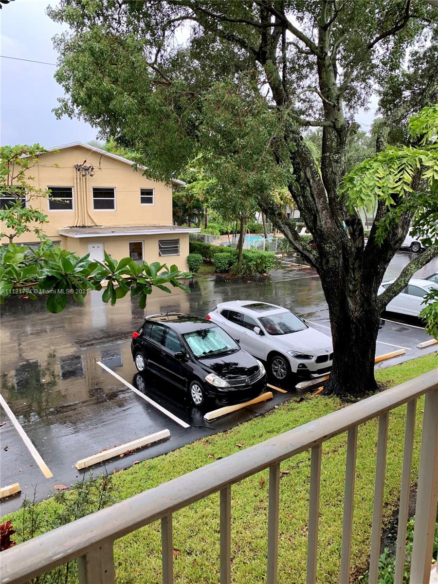 WILTON VILLAGE CONDO - Residential