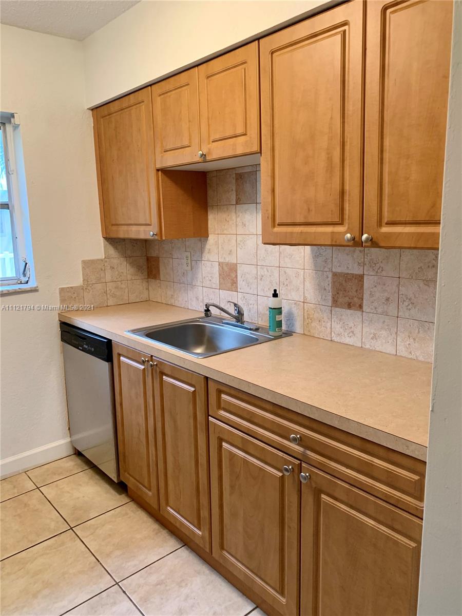 WILTON VILLAGE CONDO - Residential