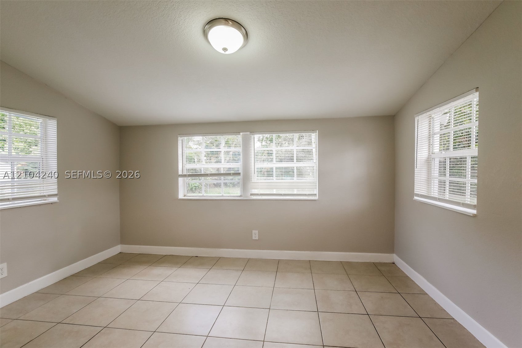1250 NE 207th Ter