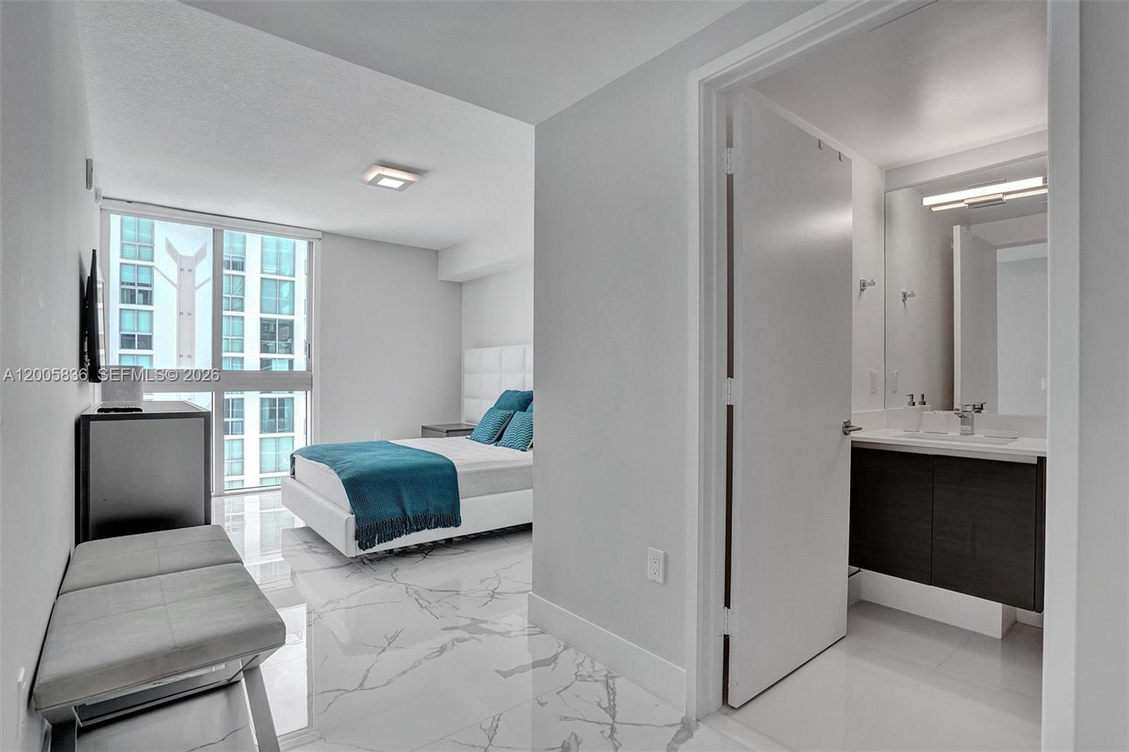 PARQUE TOWERS CONDO - Residential