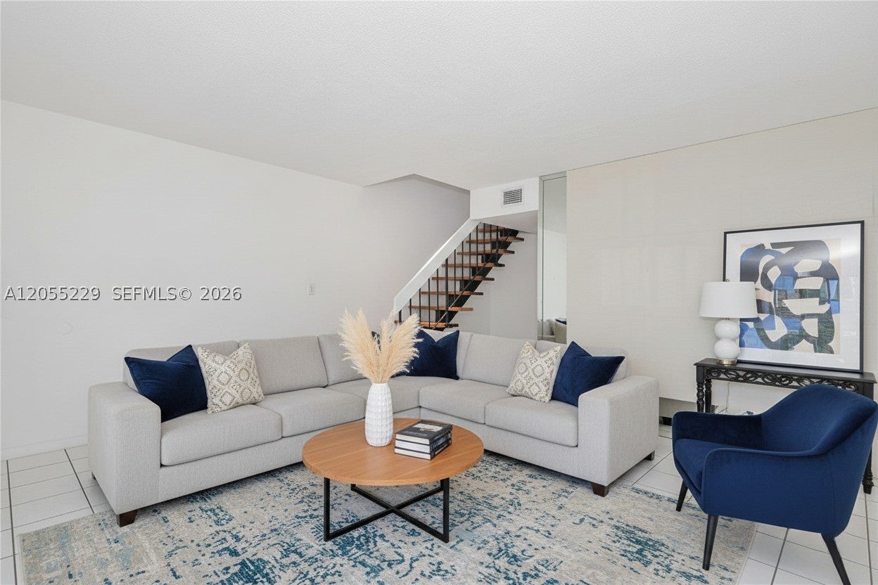 1082 W 79th St 25