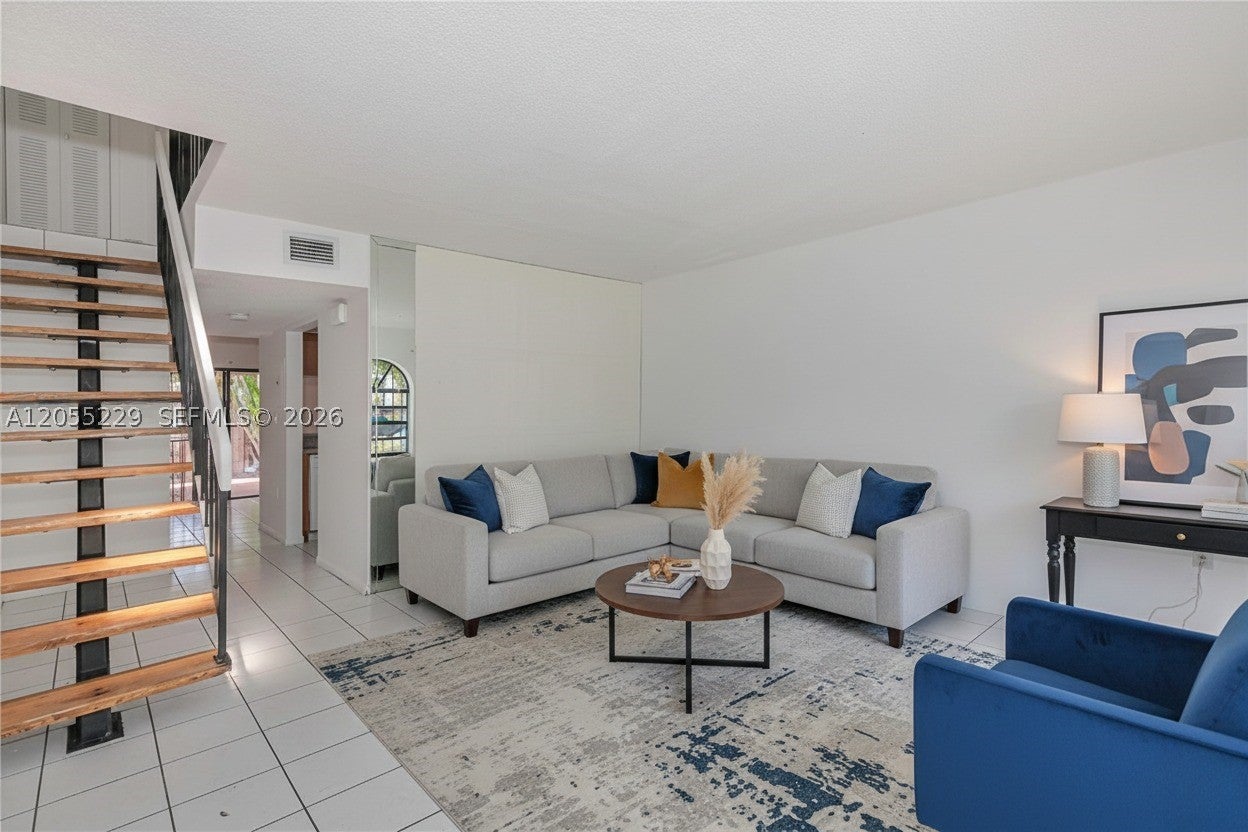1082 W 79th St 25