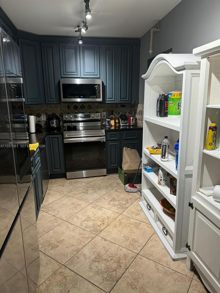 TIDES ON HOLLYWOOD BEACH - Residential