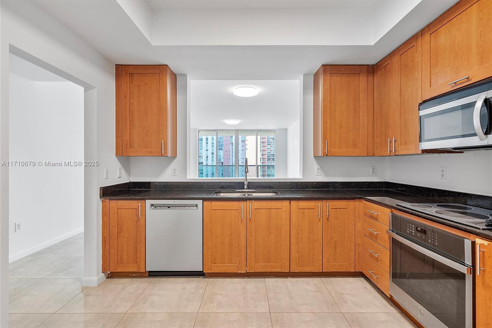AVENTURA MARINA CONDO NUM - Residential