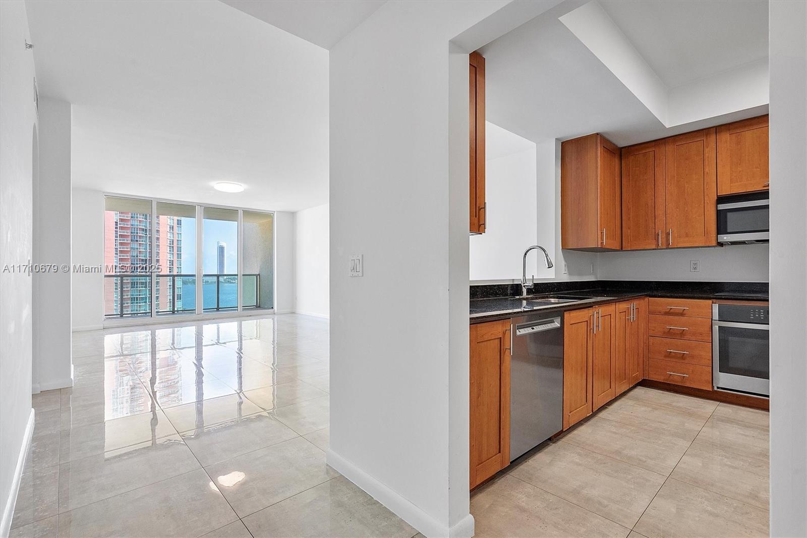 AVENTURA MARINA CONDO NUM - Residential
