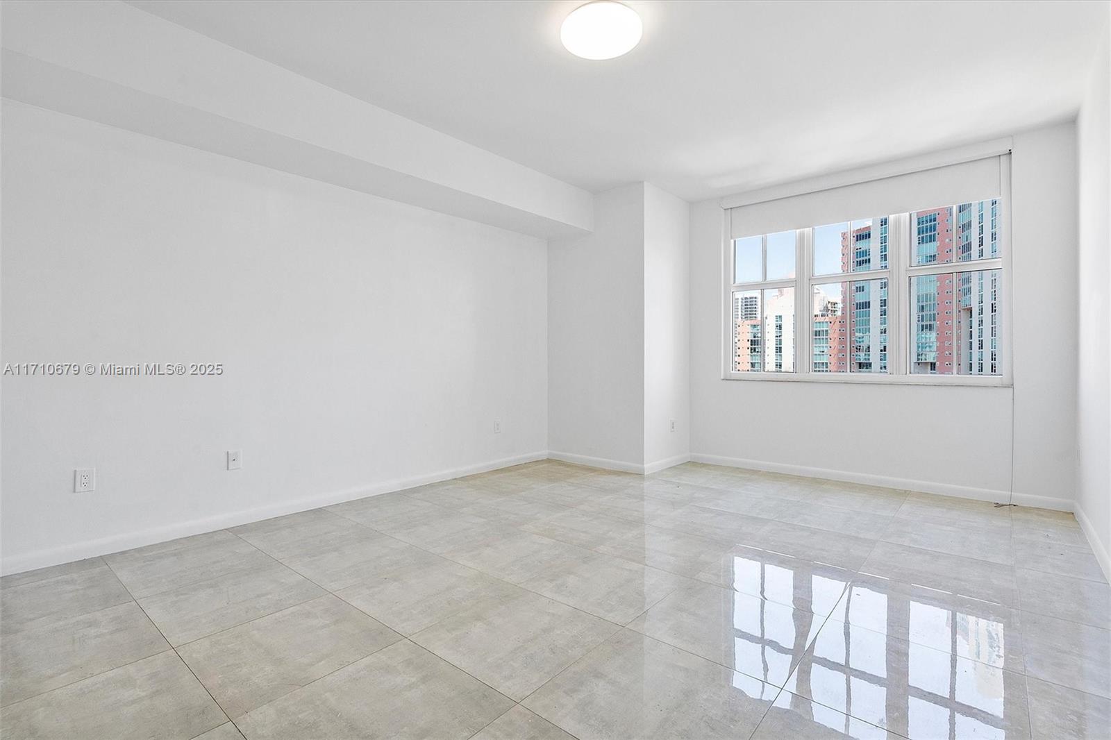 AVENTURA MARINA CONDO NUM - Residential