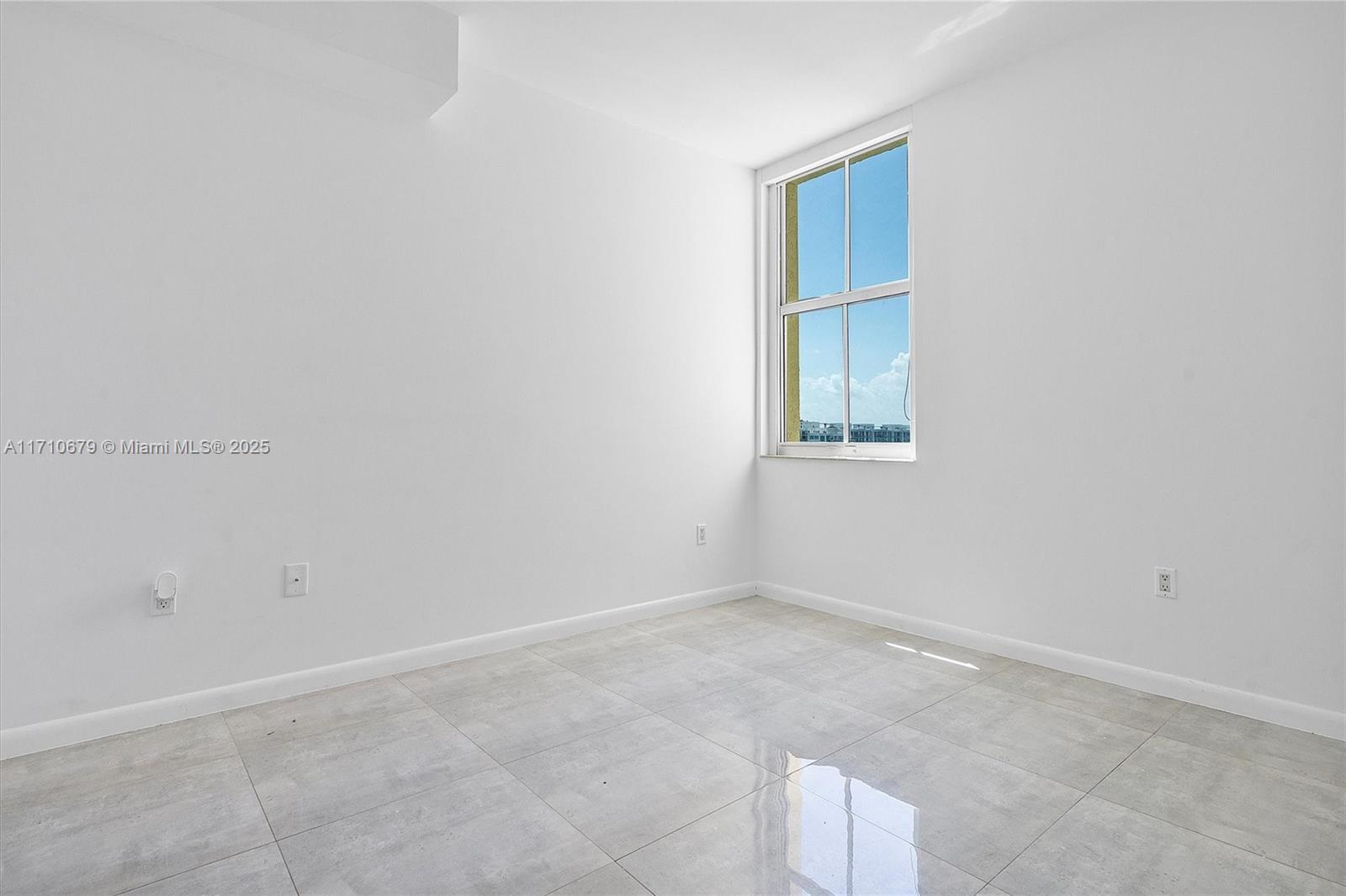 AVENTURA MARINA CONDO NUM - Residential