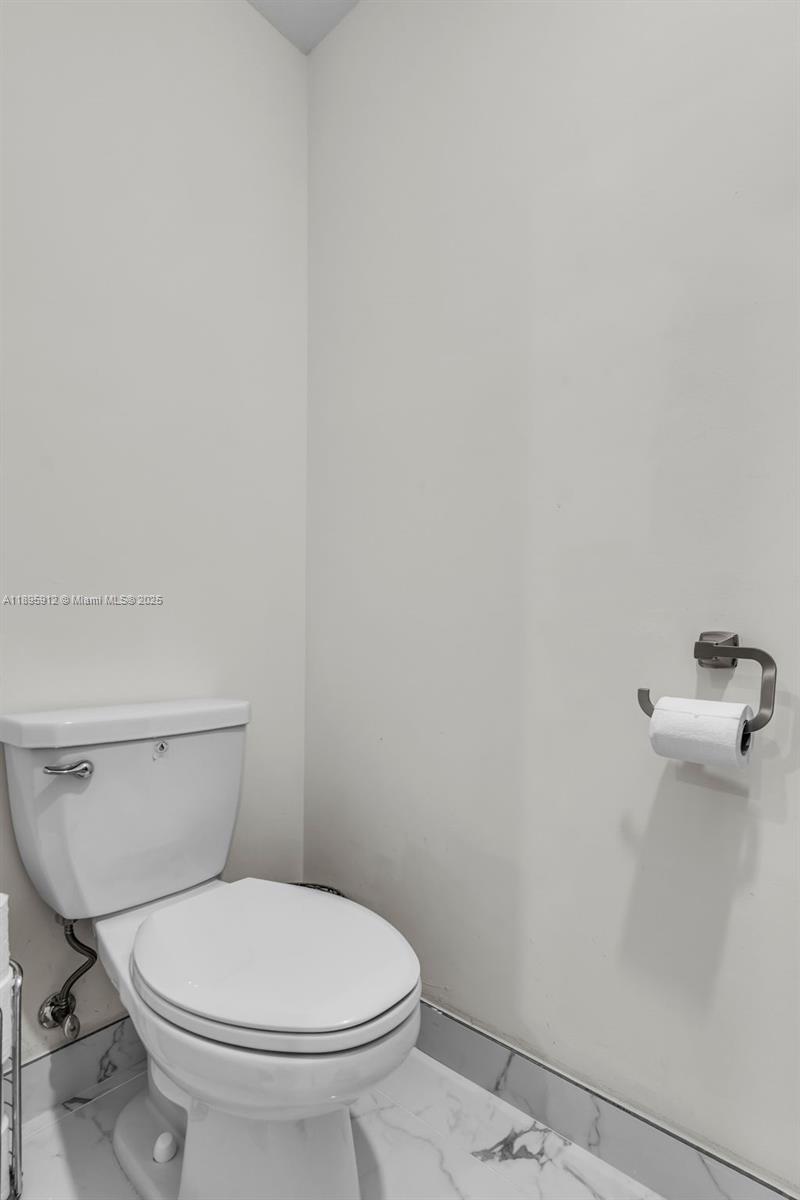 DOWNTOWN DORAL SOUTH PHAS - Residential