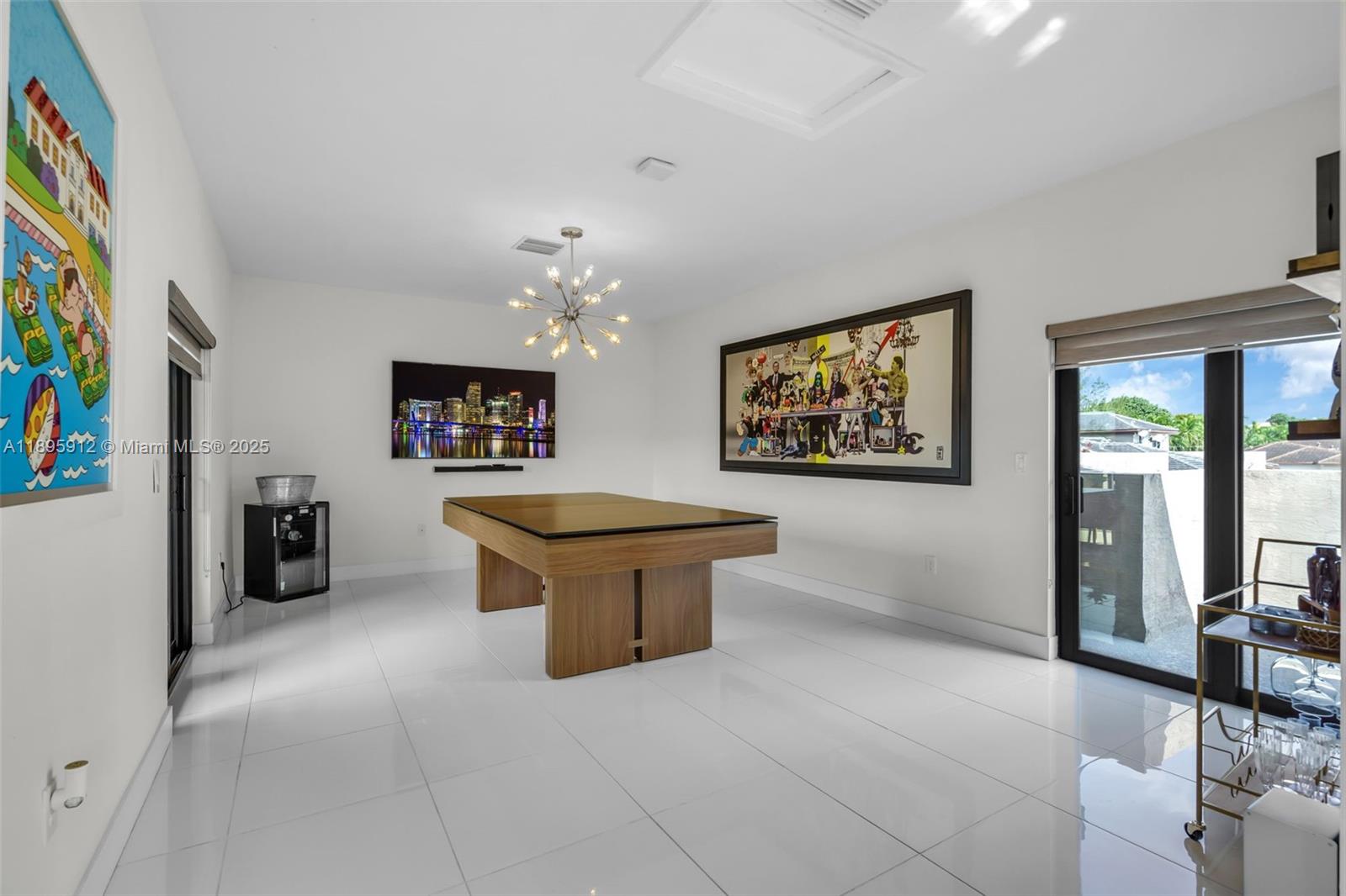DOWNTOWN DORAL SOUTH PHAS - Residential