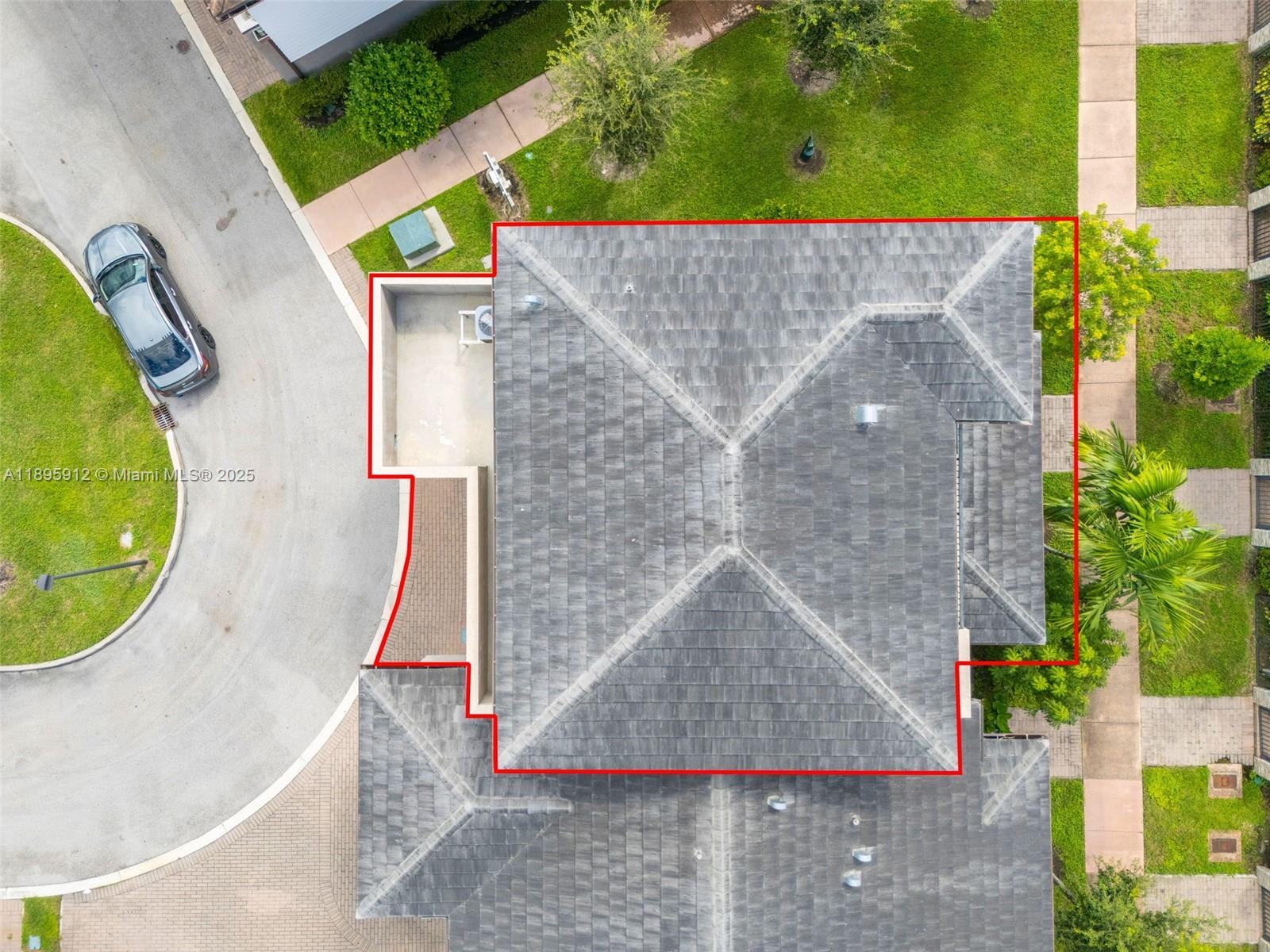 DOWNTOWN DORAL SOUTH PHAS - Residential
