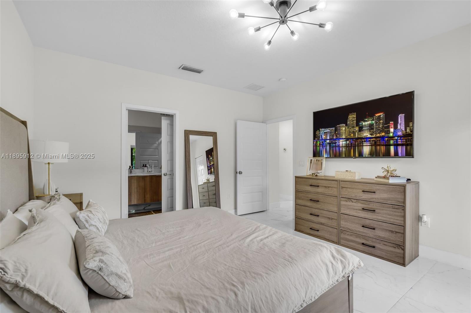 DOWNTOWN DORAL SOUTH PHAS - Residential