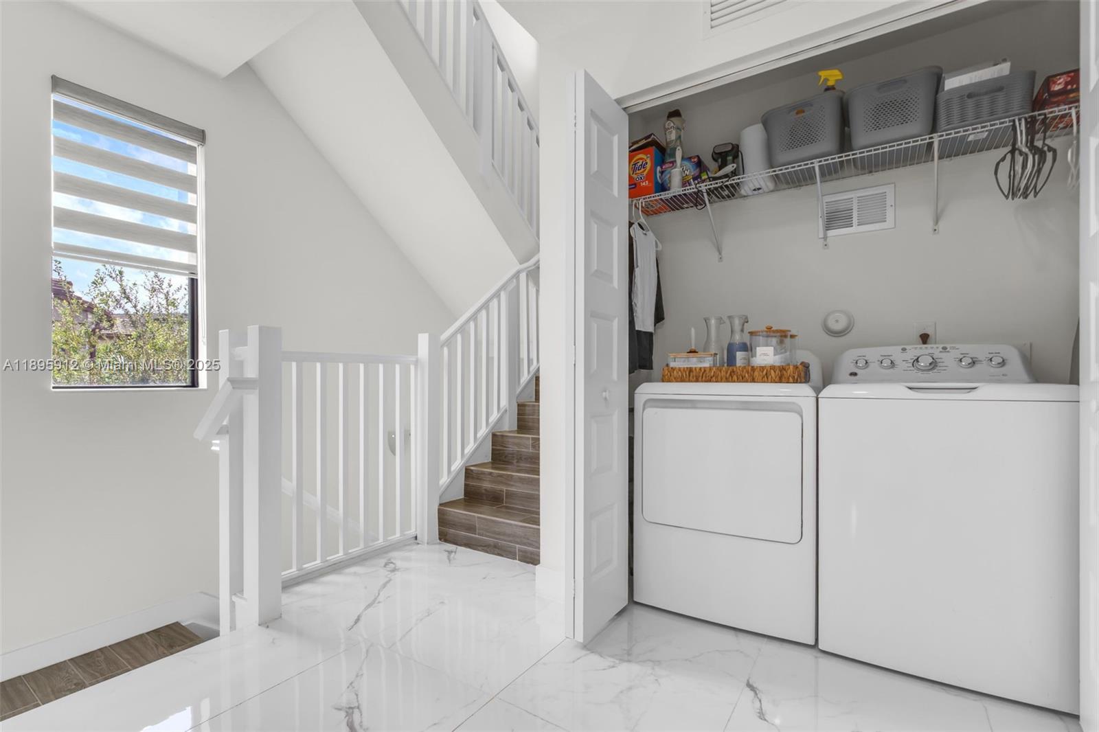 DOWNTOWN DORAL SOUTH PHAS - Residential