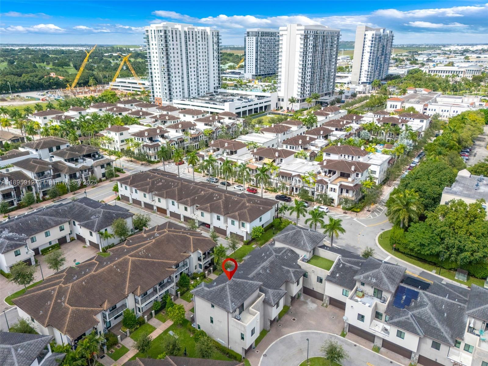 DOWNTOWN DORAL SOUTH PHAS - Residential