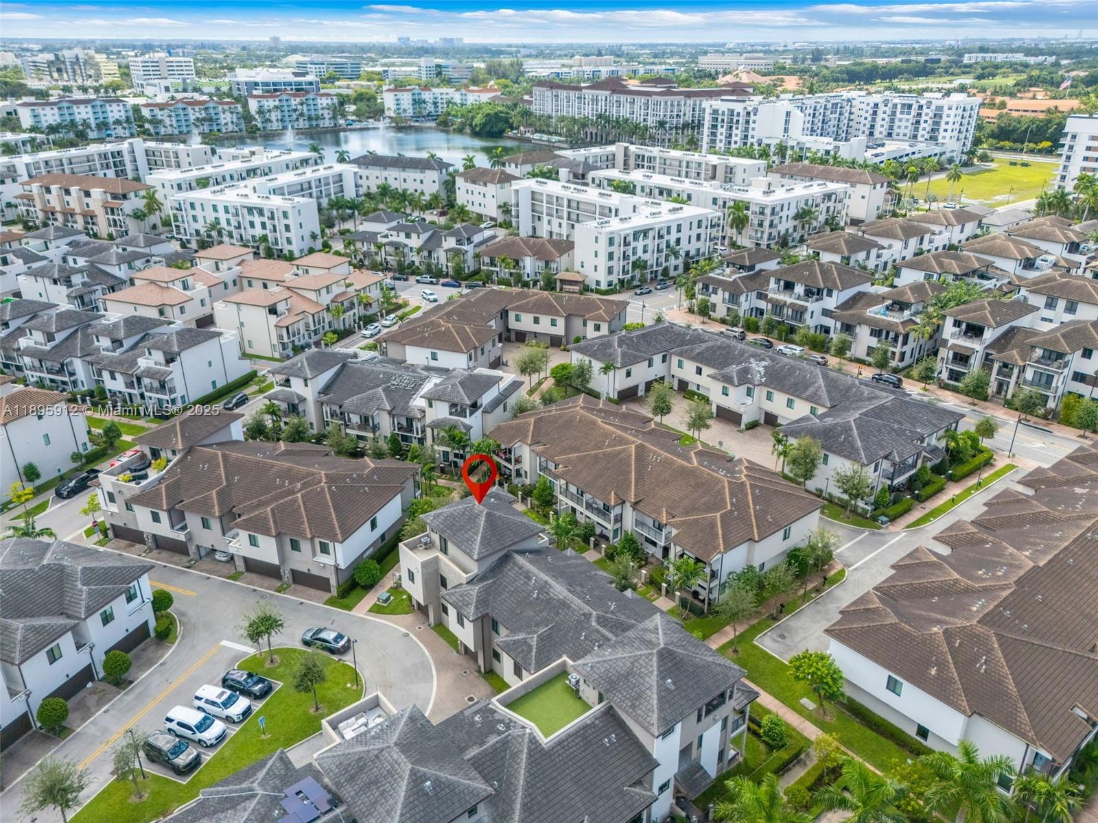 DOWNTOWN DORAL SOUTH PHAS - Residential