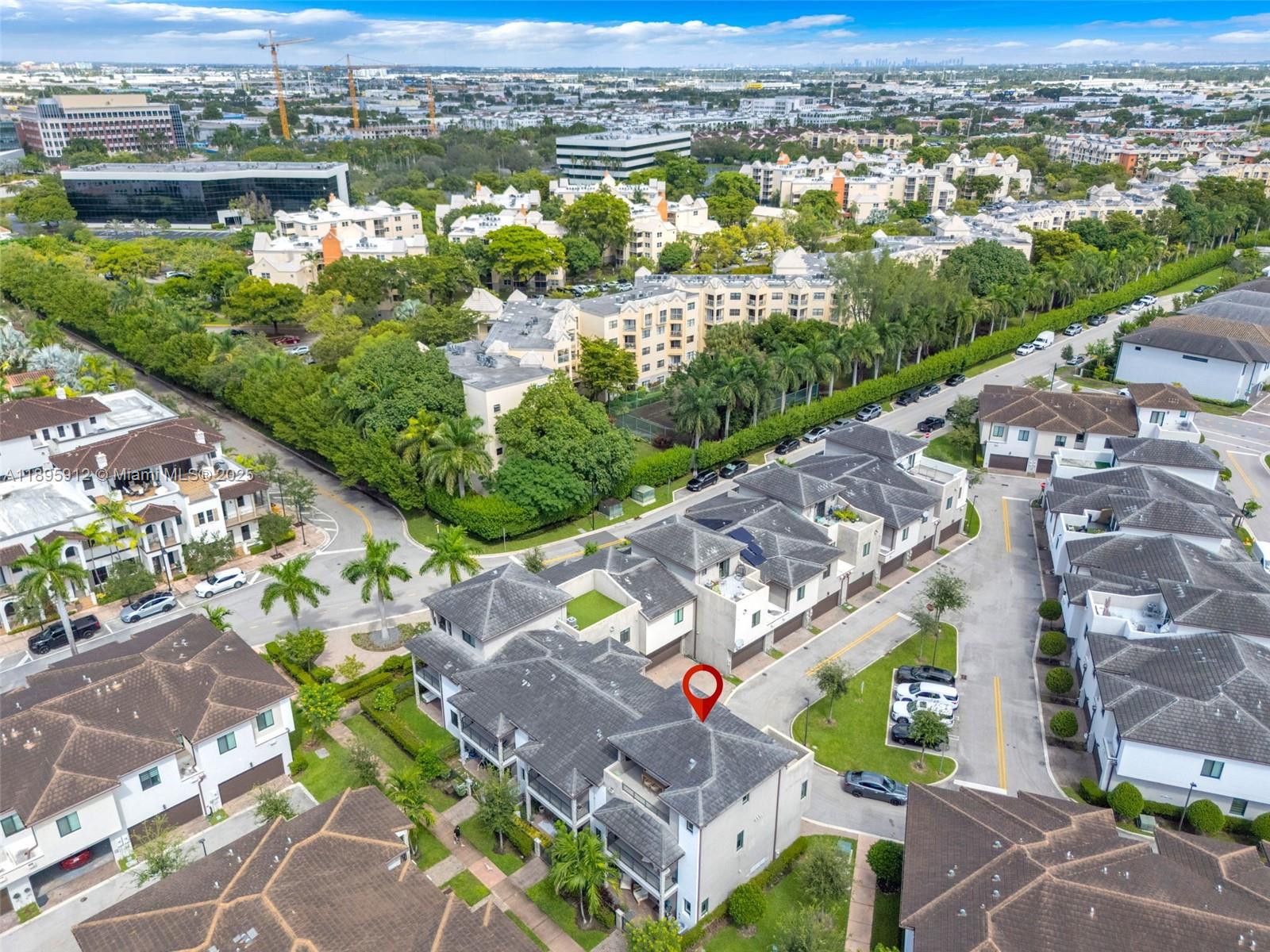 DOWNTOWN DORAL SOUTH PHAS - Residential