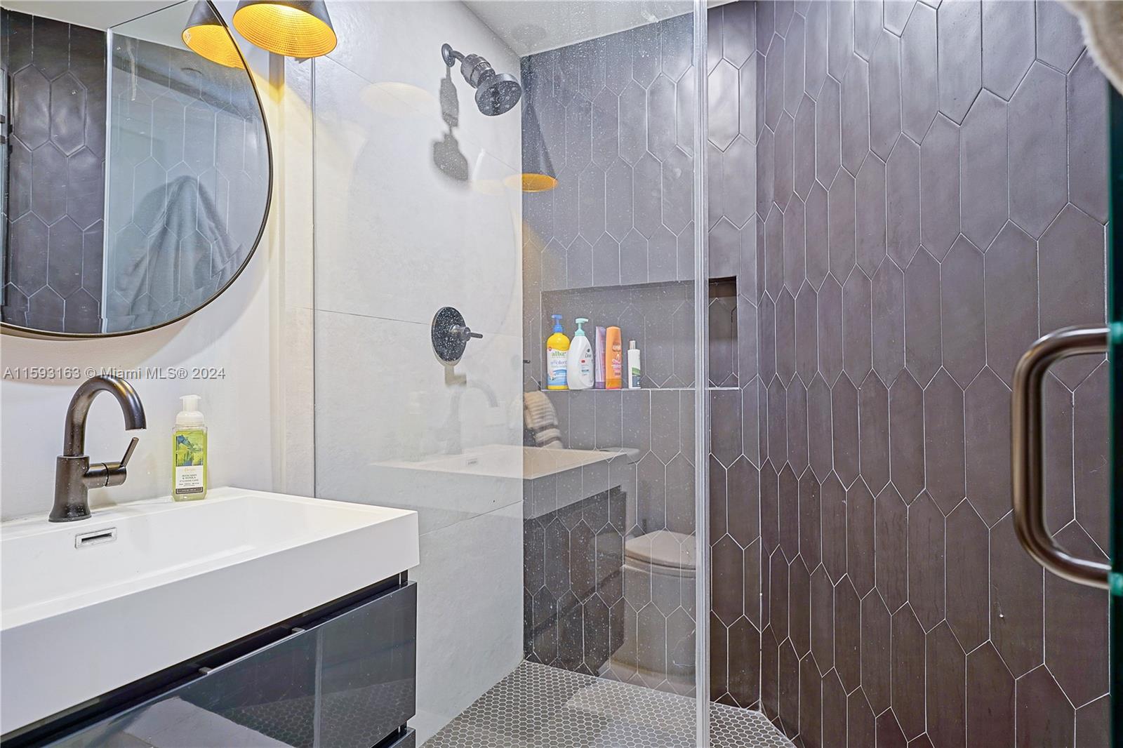 CARBONELL CONDO - Residential