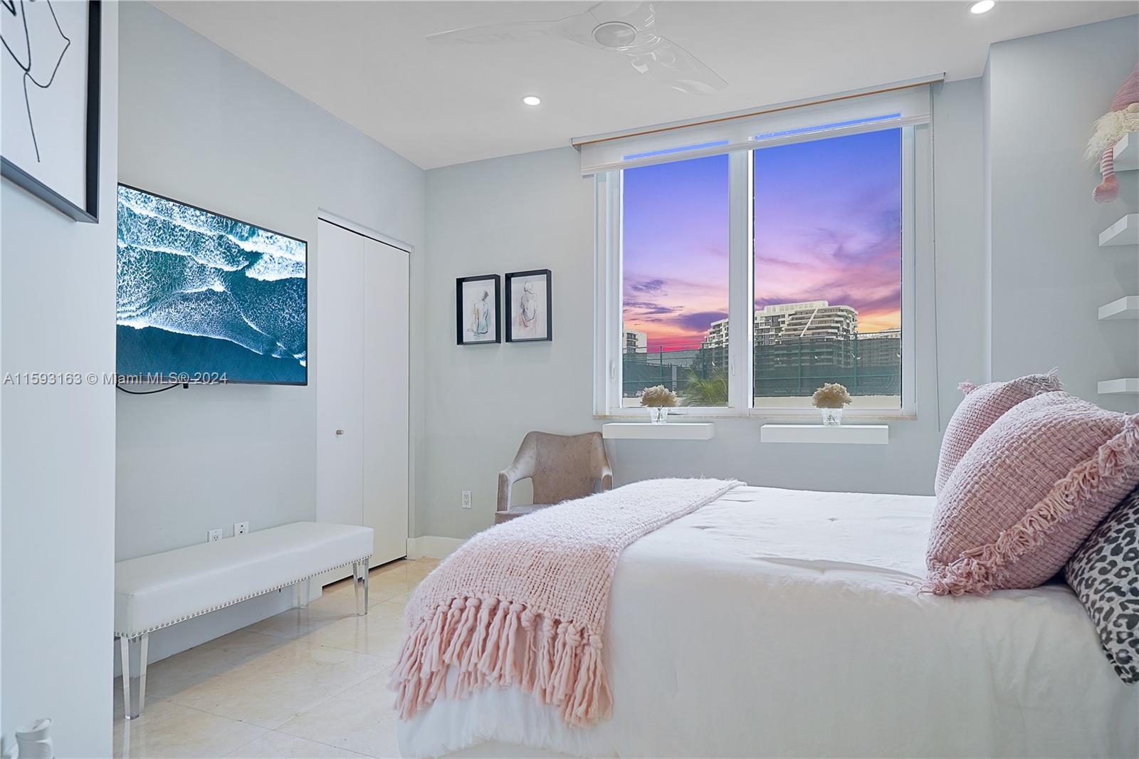 CARBONELL CONDO - Residential