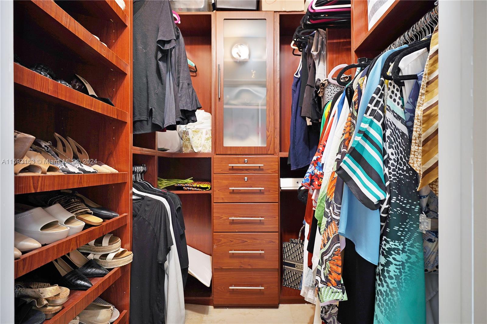 CARBONELL CONDO - Residential