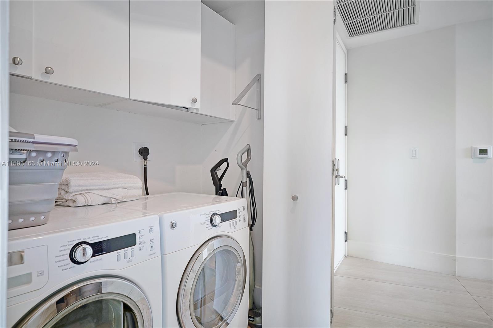 CARBONELL CONDO - Residential