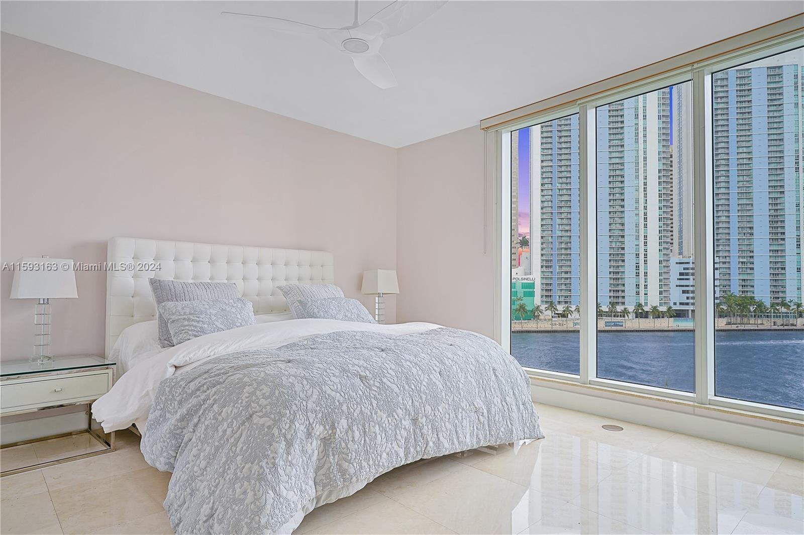 CARBONELL CONDO - Residential