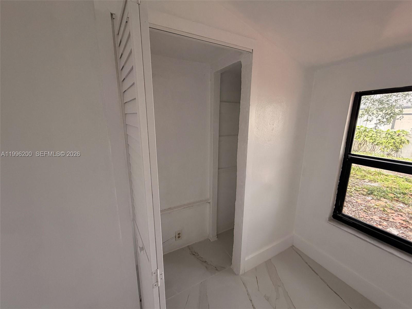 N MIAMI ESTATES - Residential