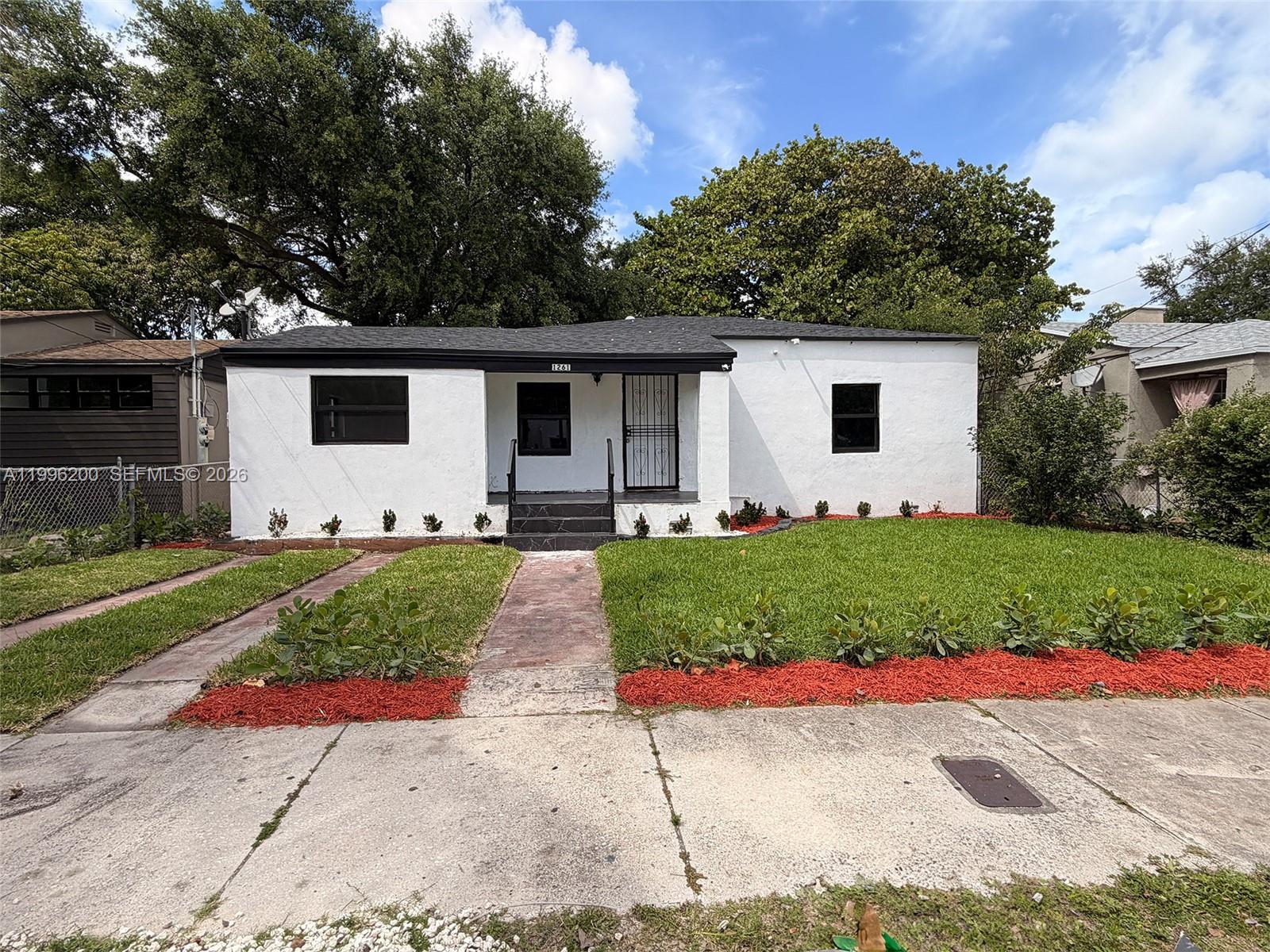 N MIAMI ESTATES - Residential