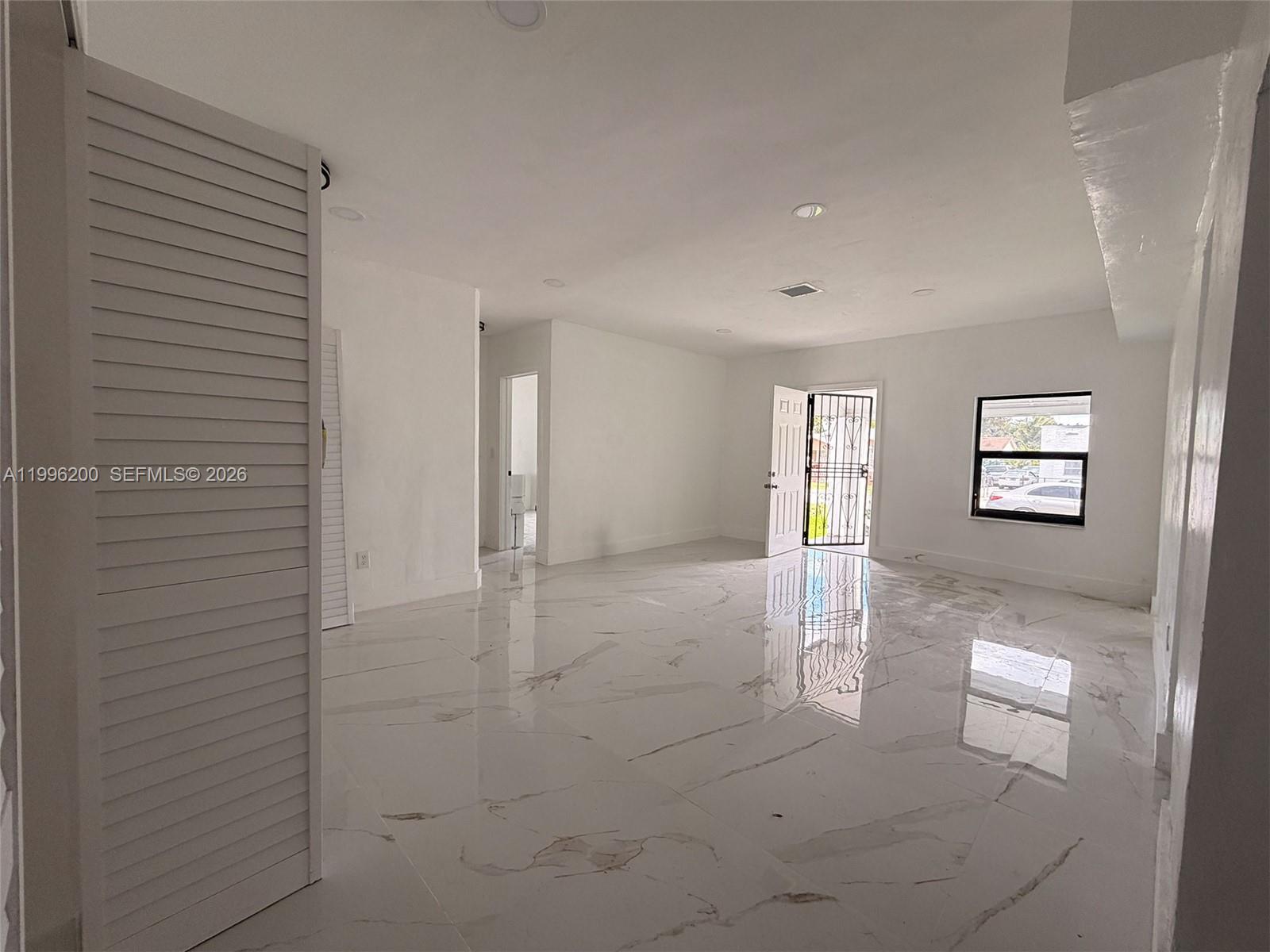 N MIAMI ESTATES - Residential