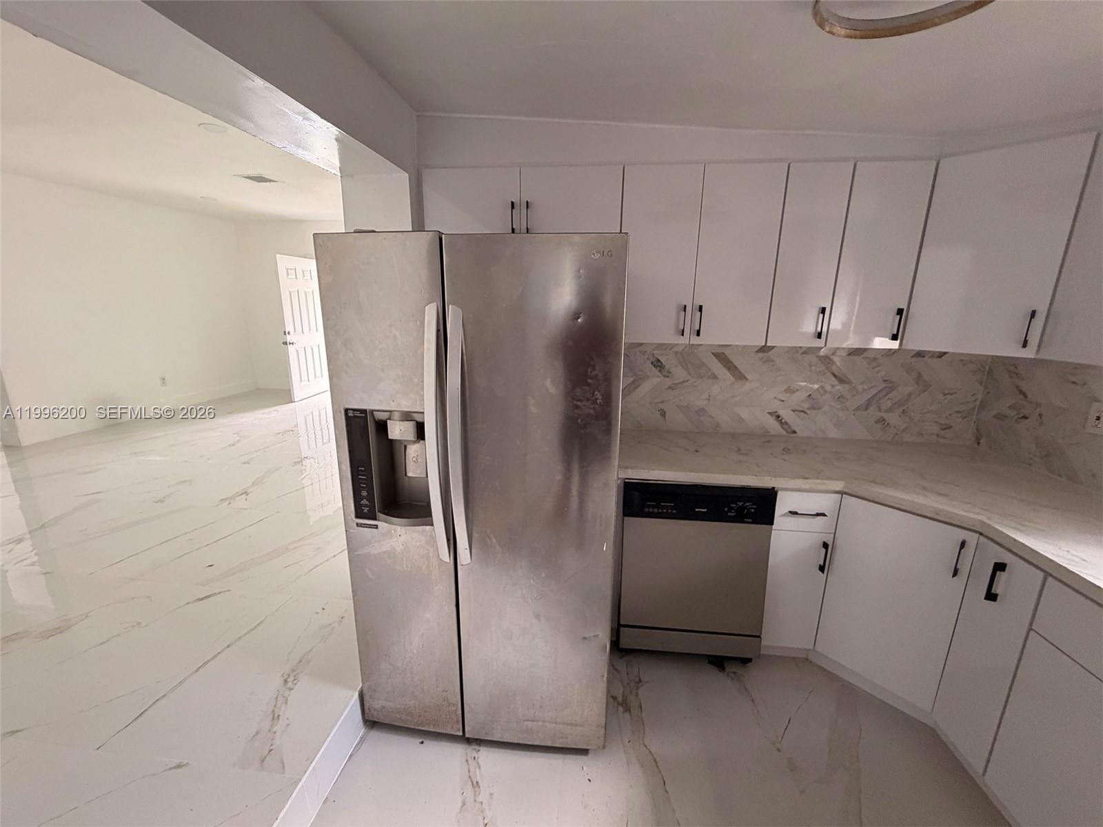 N MIAMI ESTATES - Residential