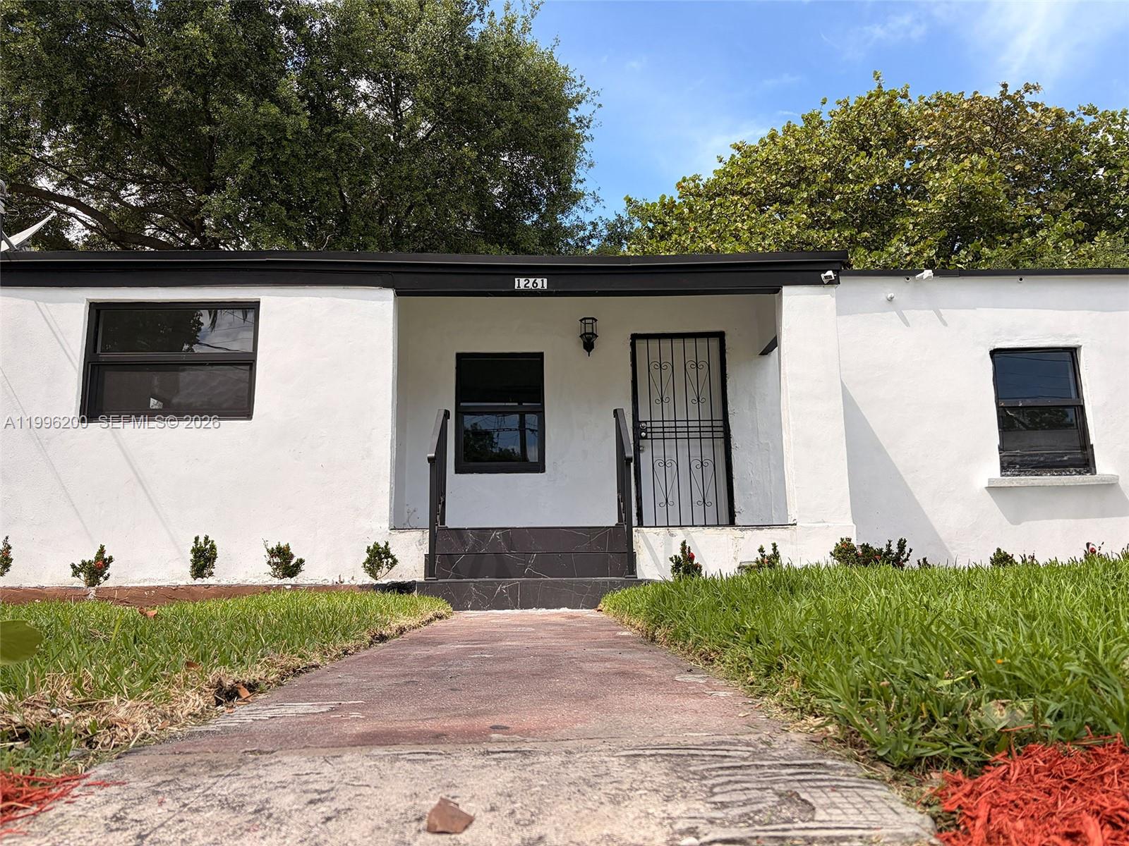 N MIAMI ESTATES - Residential