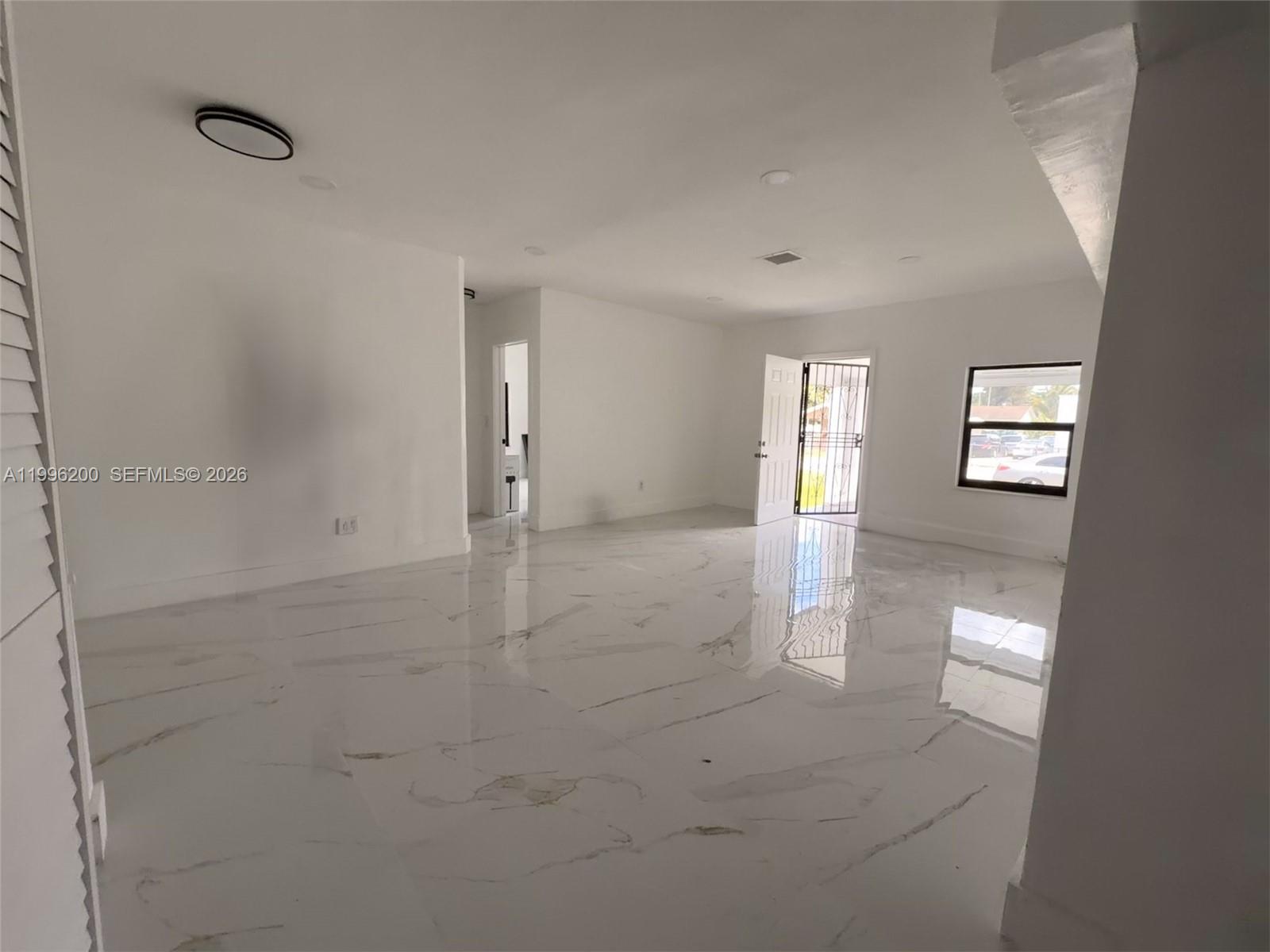 N MIAMI ESTATES - Residential