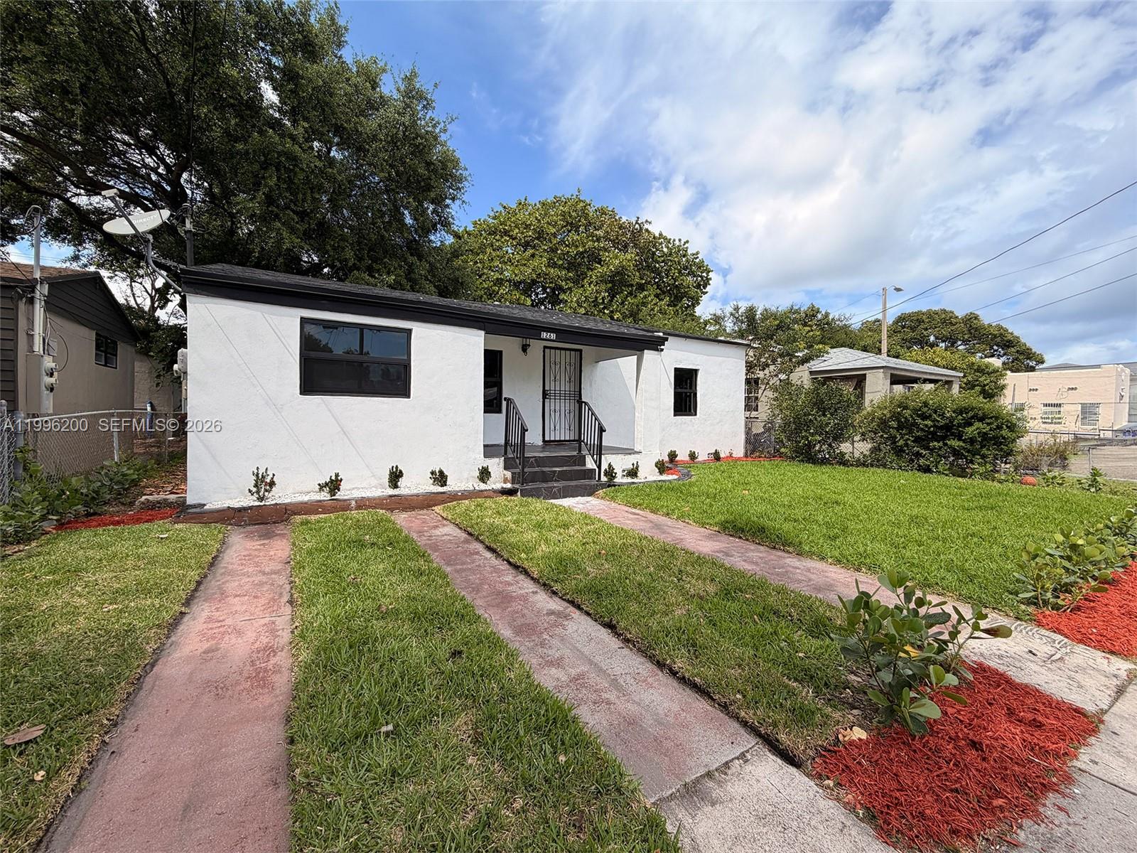 N MIAMI ESTATES - Residential