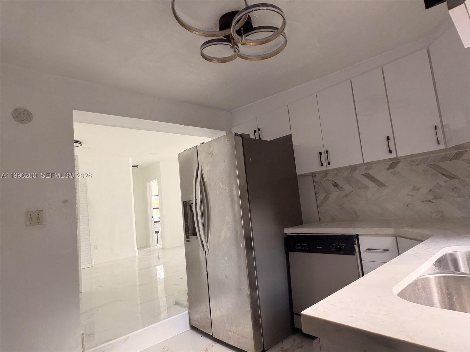 N MIAMI ESTATES - Residential