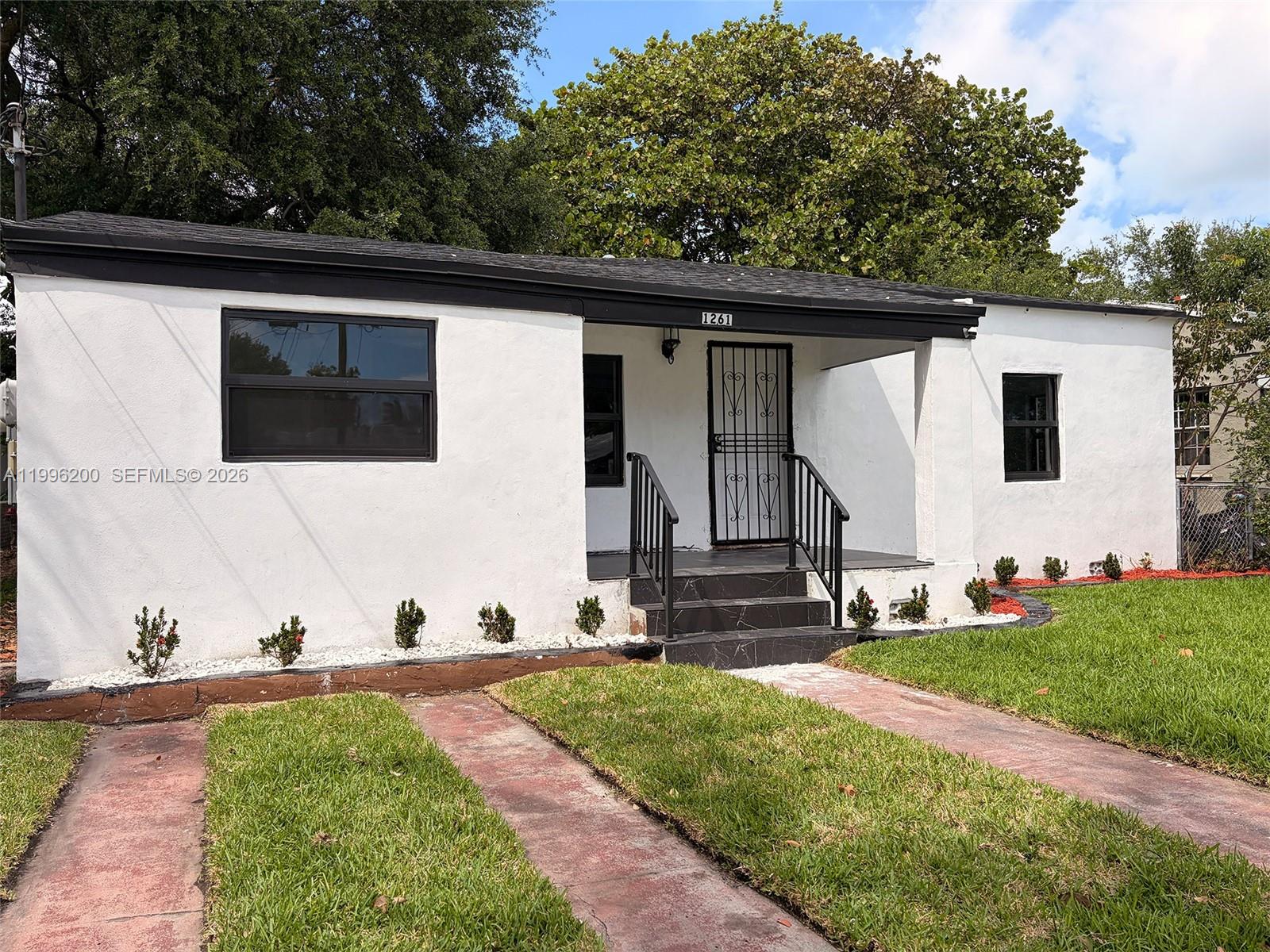 N MIAMI ESTATES - Residential