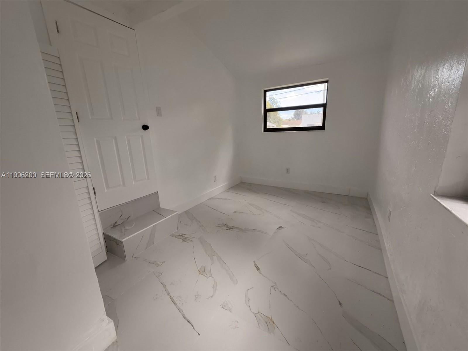 N MIAMI ESTATES - Residential