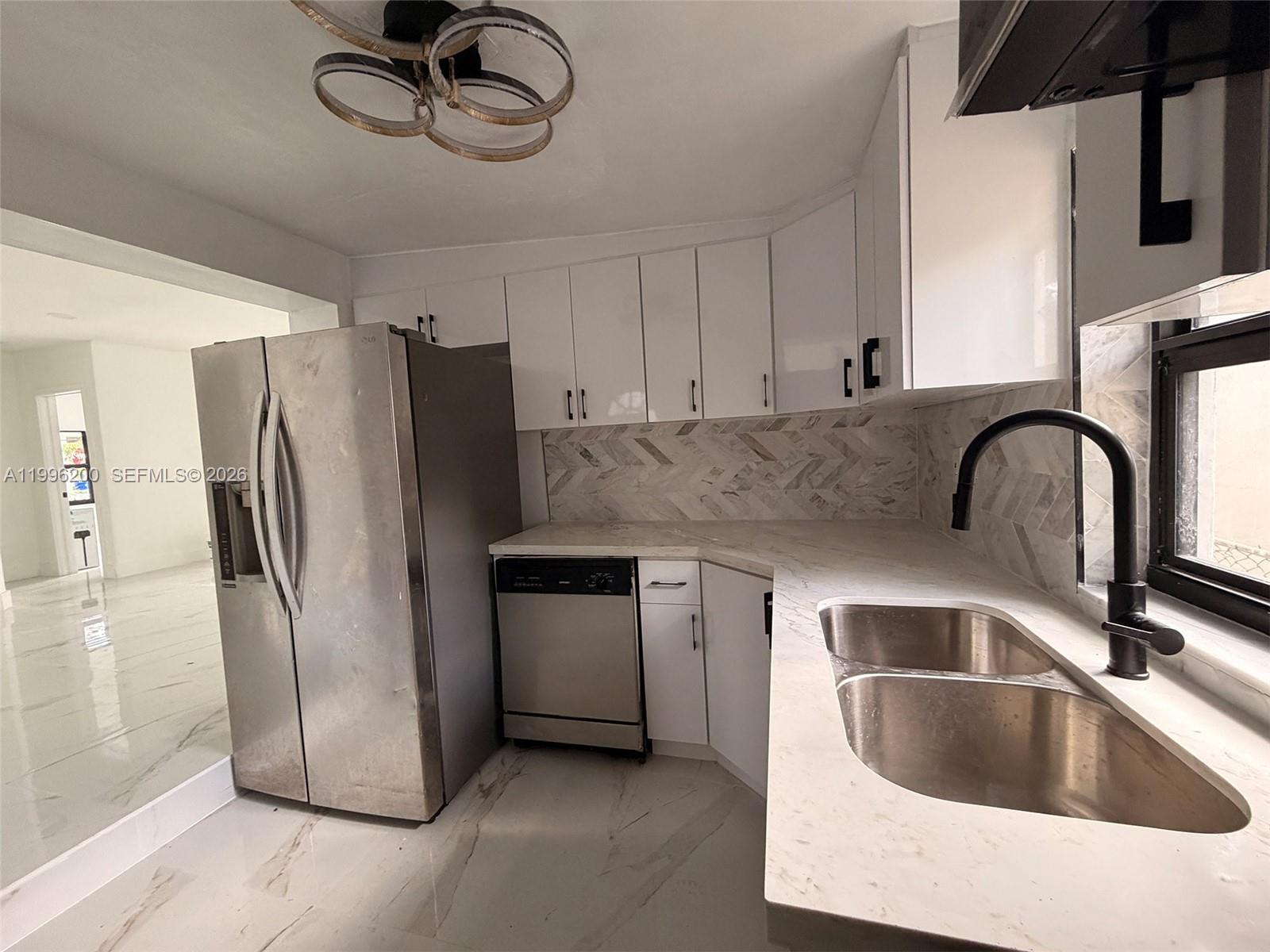 N MIAMI ESTATES - Residential