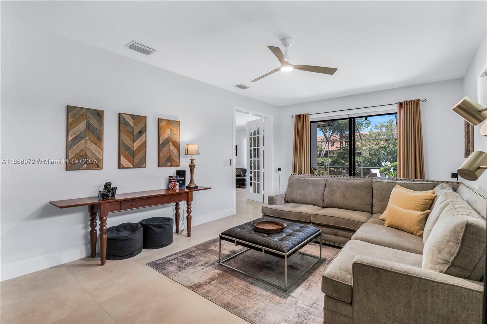 SILVER LAKES - Residential