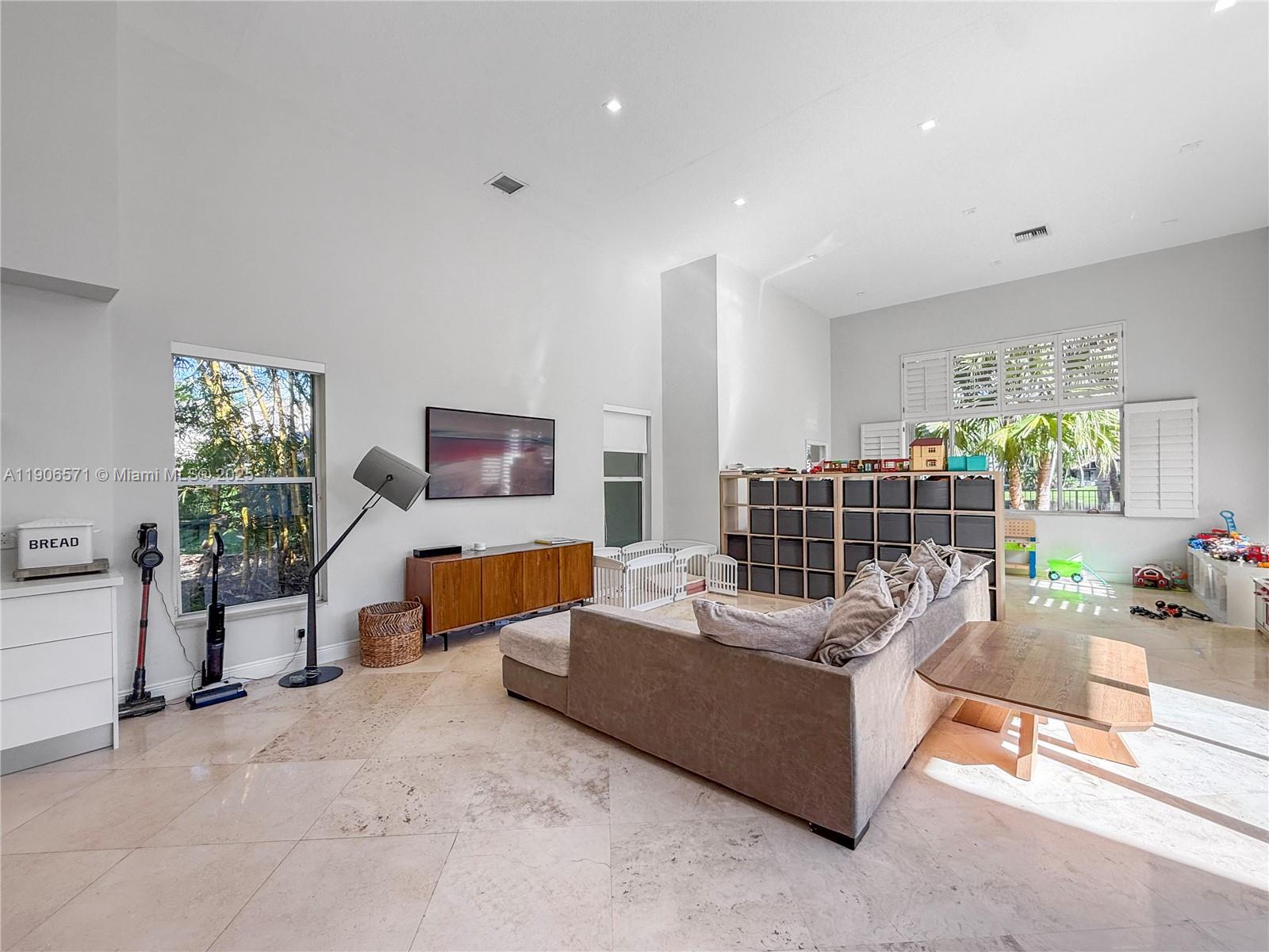 SECTOR 7 - - Residential Lease