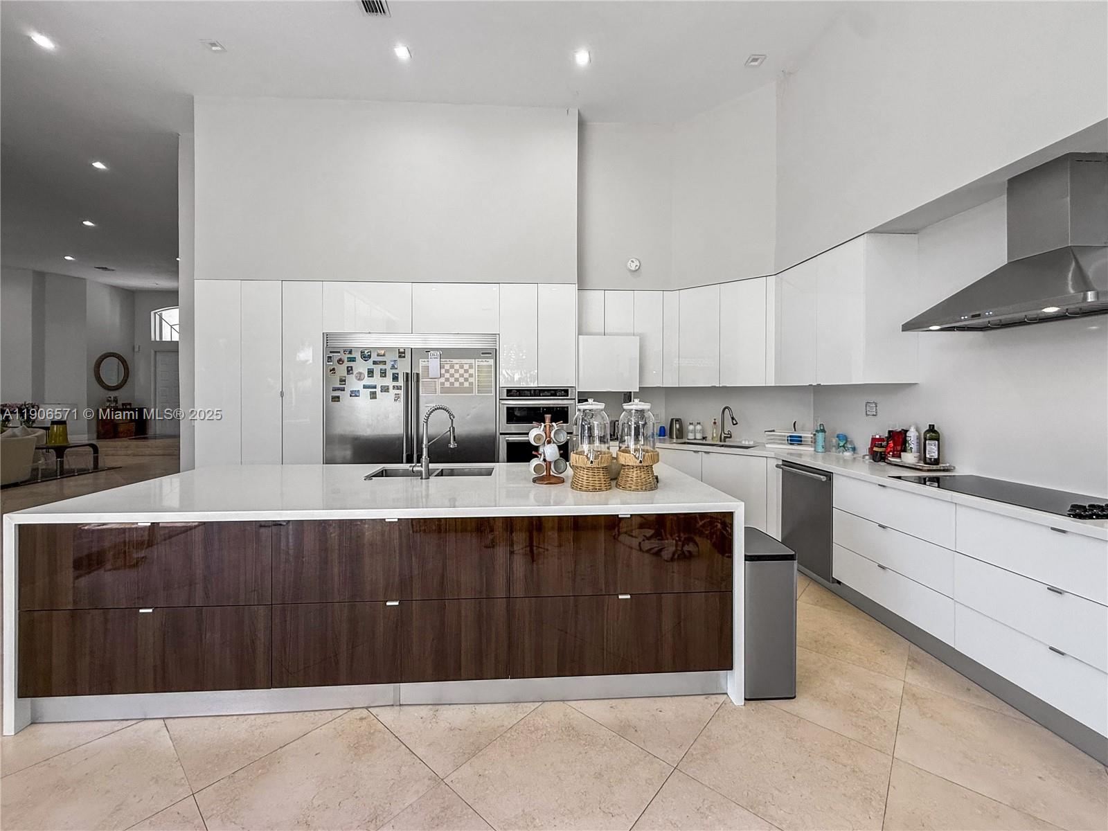 SECTOR 7 - - Residential Lease