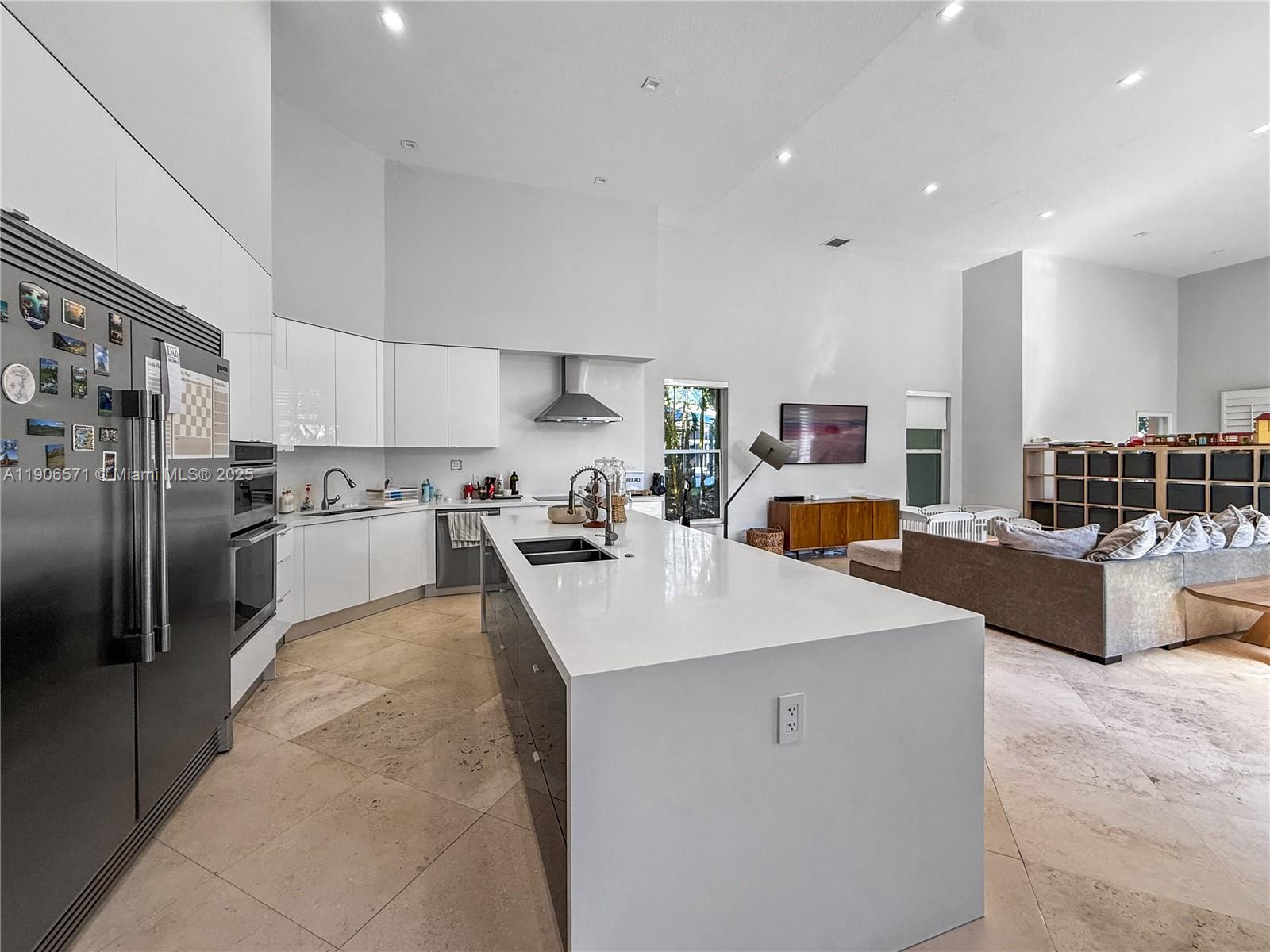 SECTOR 7 - - Residential Lease