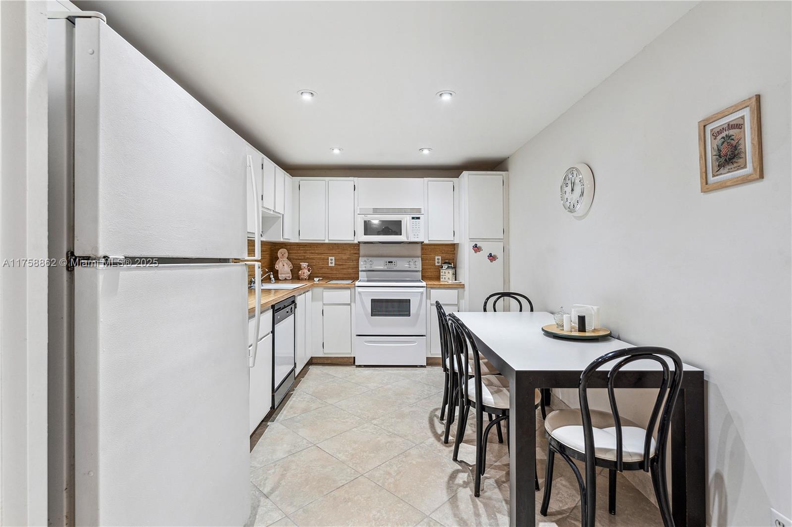 NO 70 PALM-AIRE COUNTRY C - Residential