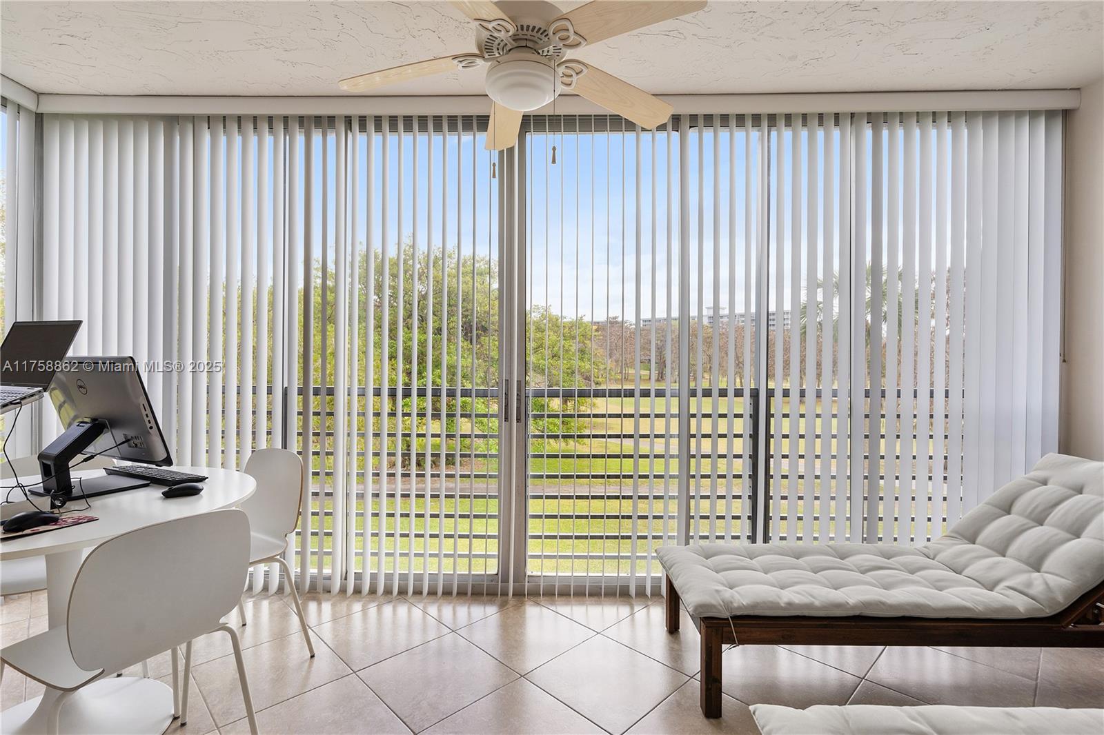 NO 70 PALM-AIRE COUNTRY C - Residential