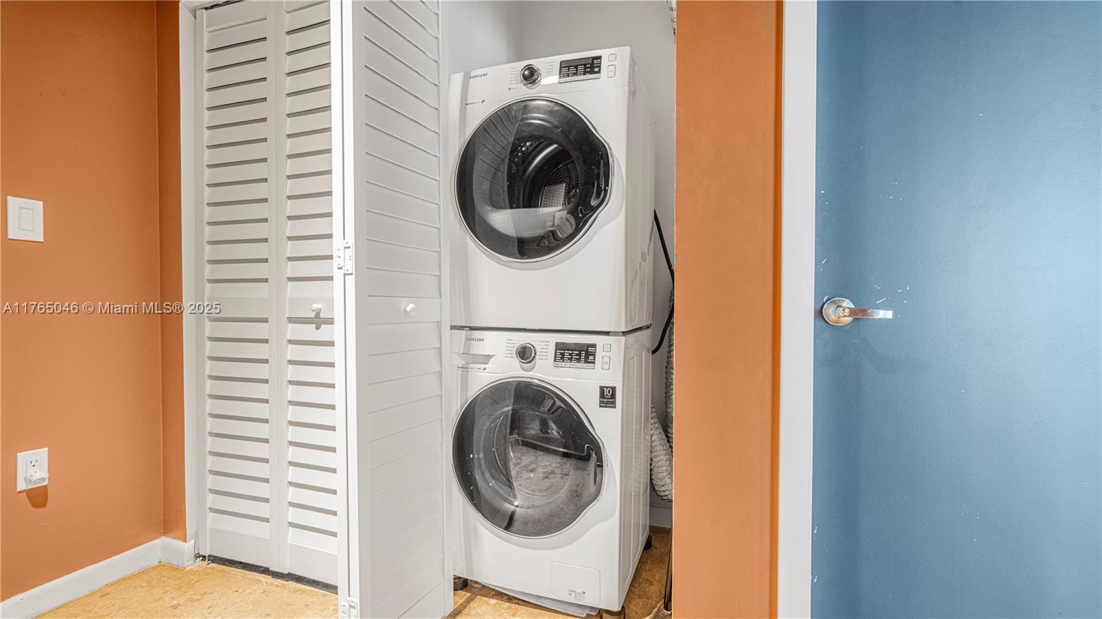 THE LOFT DOWNTOWN - Residential